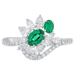 Emerald and Diamond Ring 18 Karat White Gold