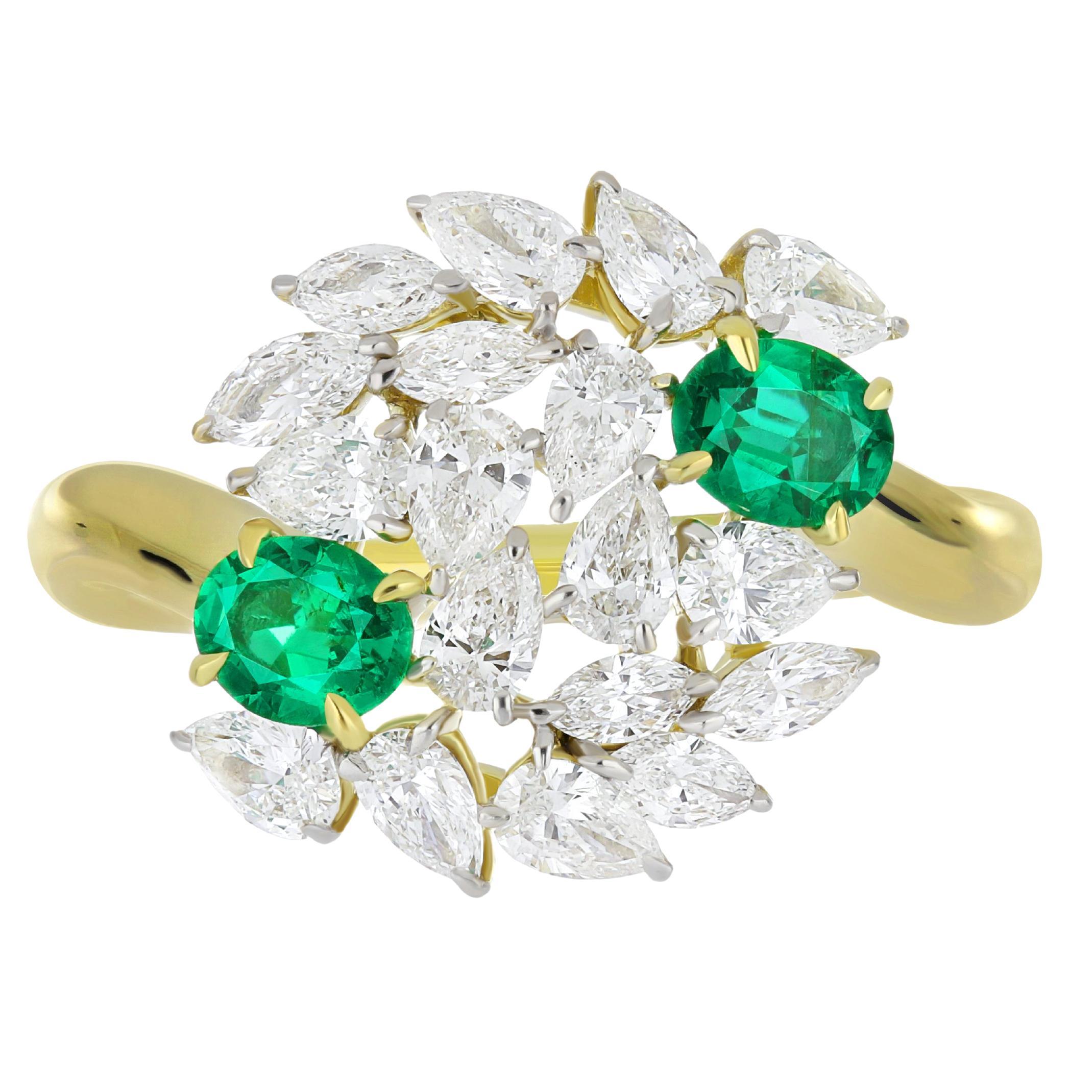 For Sale:  Emerald and Diamond Ring 18 Karat White Gold handcraft jewelry Ring for Gift