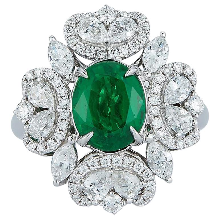 Emerald And Diamond Ring For Sale at 1stDibs