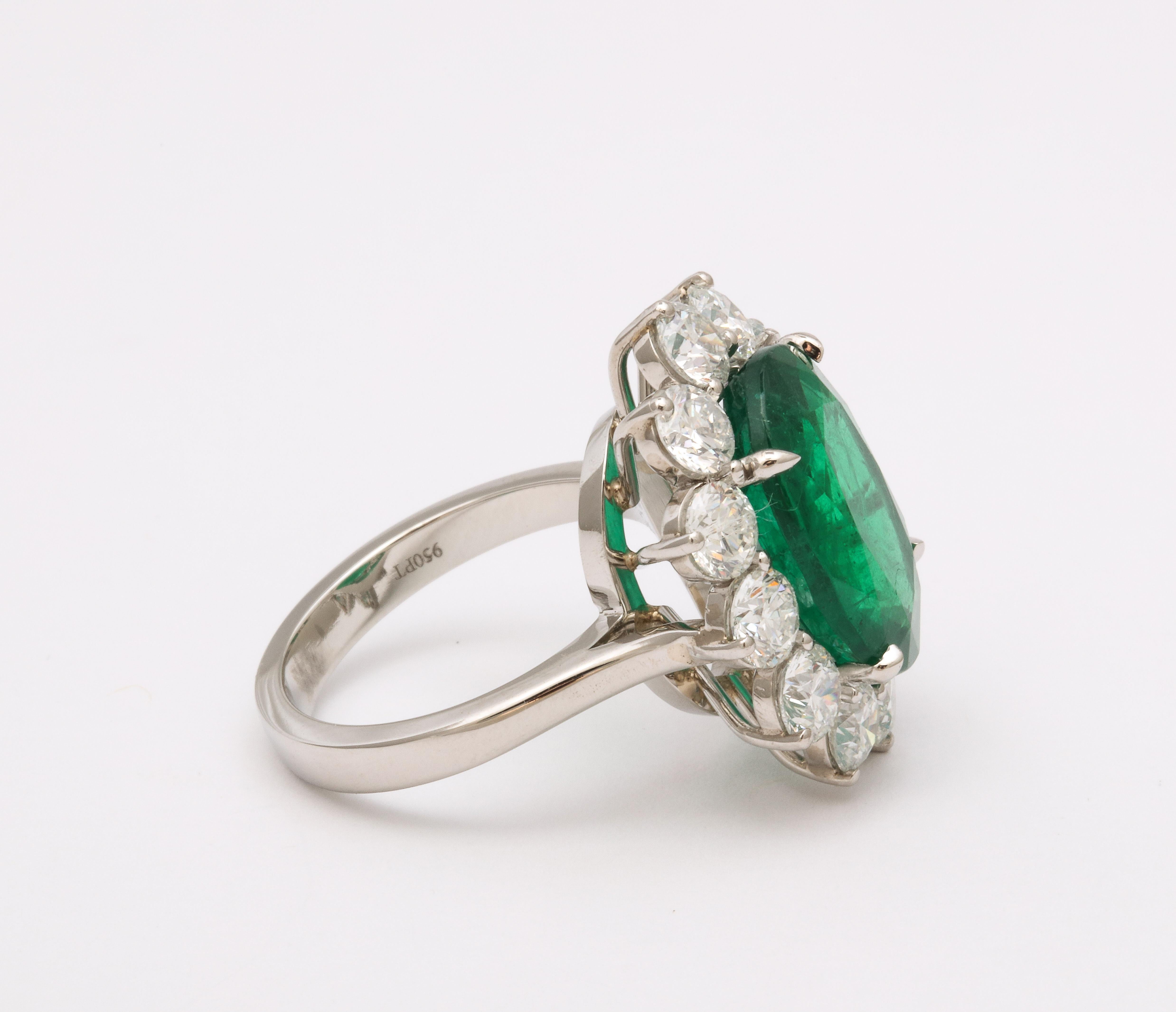 Emerald and Diamond Ring  For Sale 5