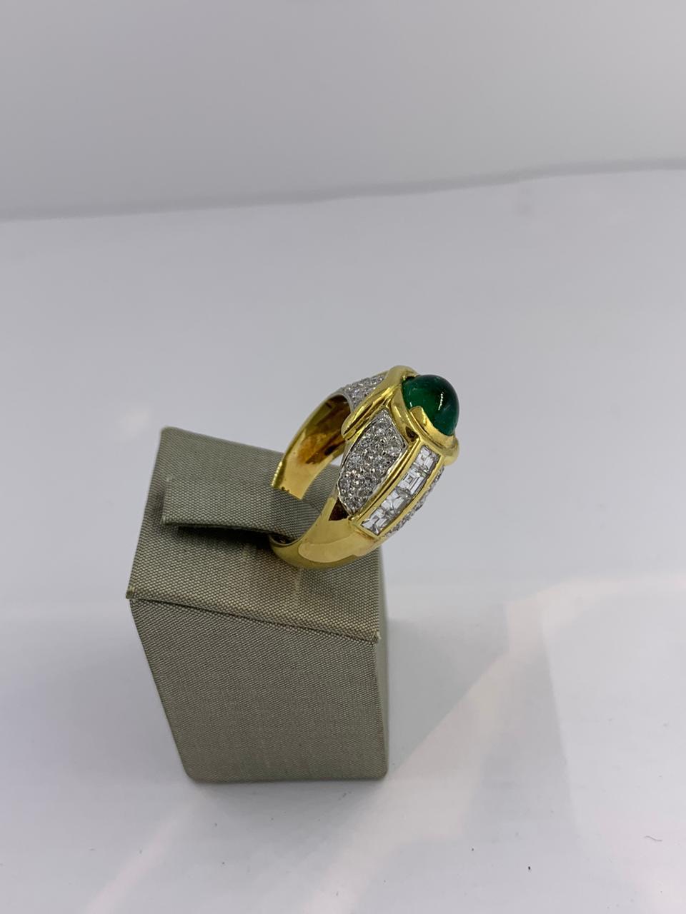 Emerald and Diamond Ring
set in 18kt Yellow Gold
Emerald 2.20 ct
Diamonds 0.75 ct
21-11436