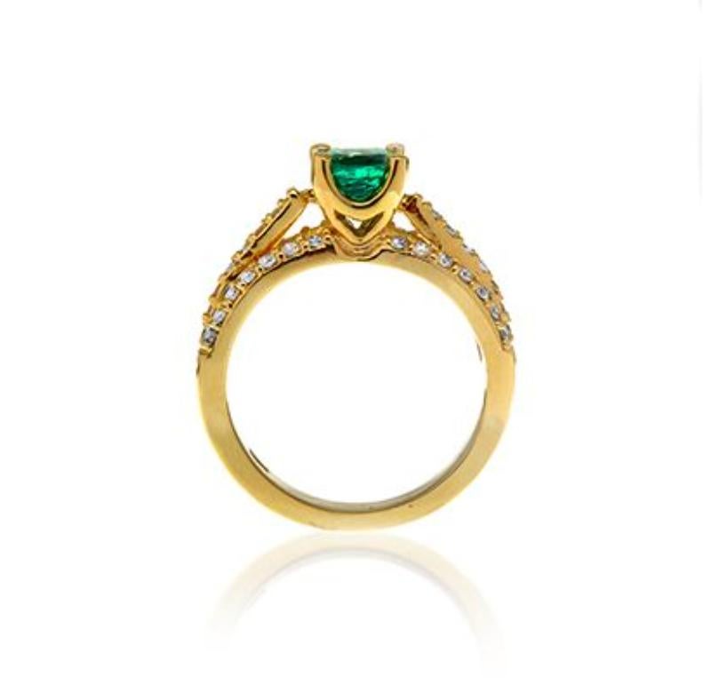 Ring mit Smaragd und Diamant (Moderne) im Angebot