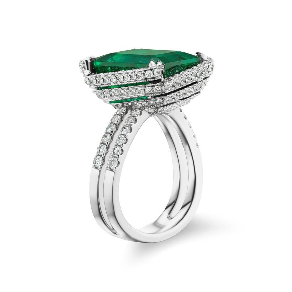 Modern 18k White Gold 8.18ct Emerald And 1.18ct Diamond Ring For Sale