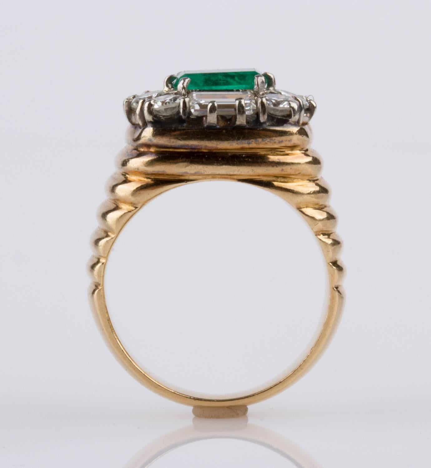 Emerald and Diamond Ring In Good Condition For Sale In Rome, IT
