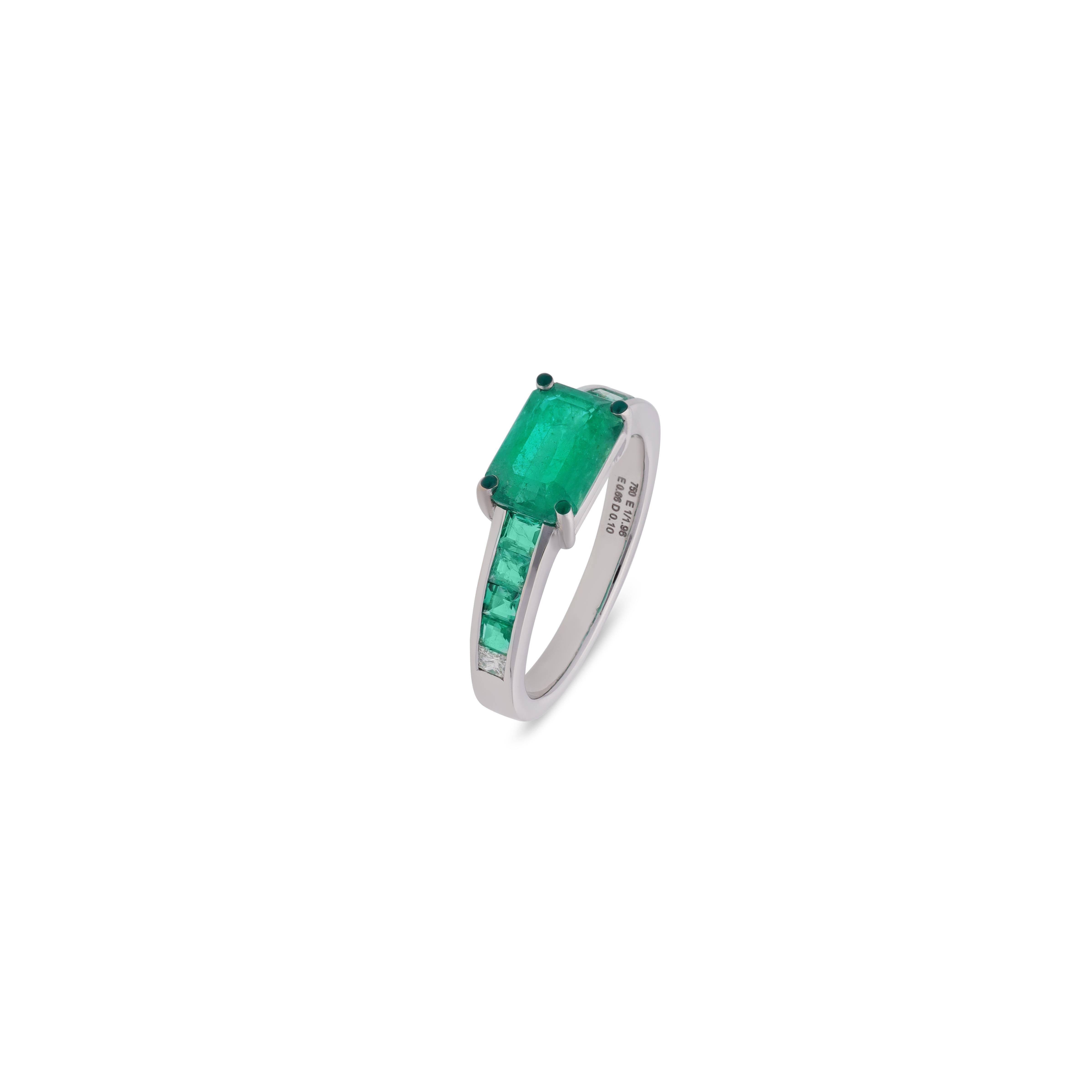 Smaragd- und Diamant-Ring (Smaragdschliff) im Angebot