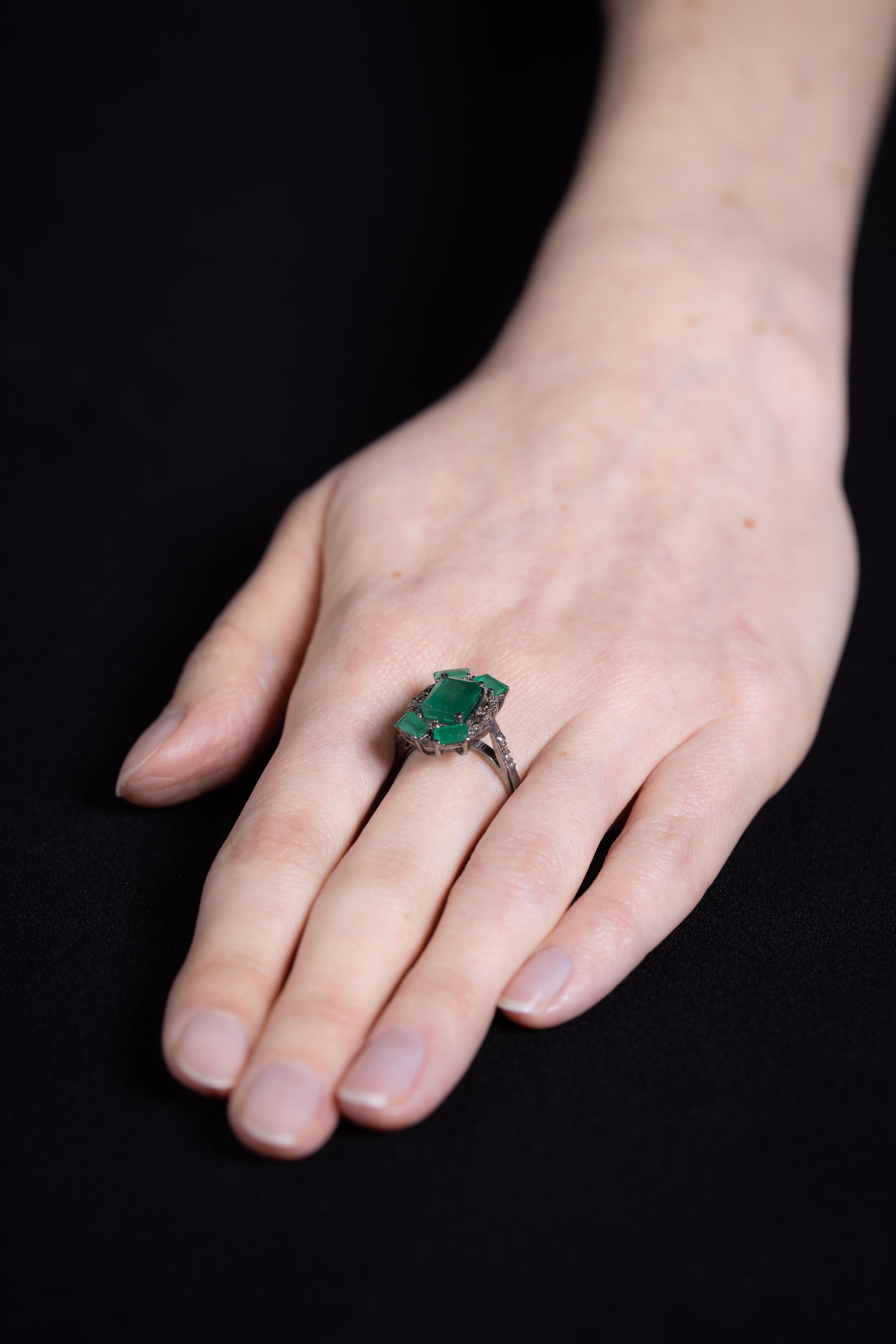 Emerald and Diamond Ring In Excellent Condition For Sale In Nantucket, MA