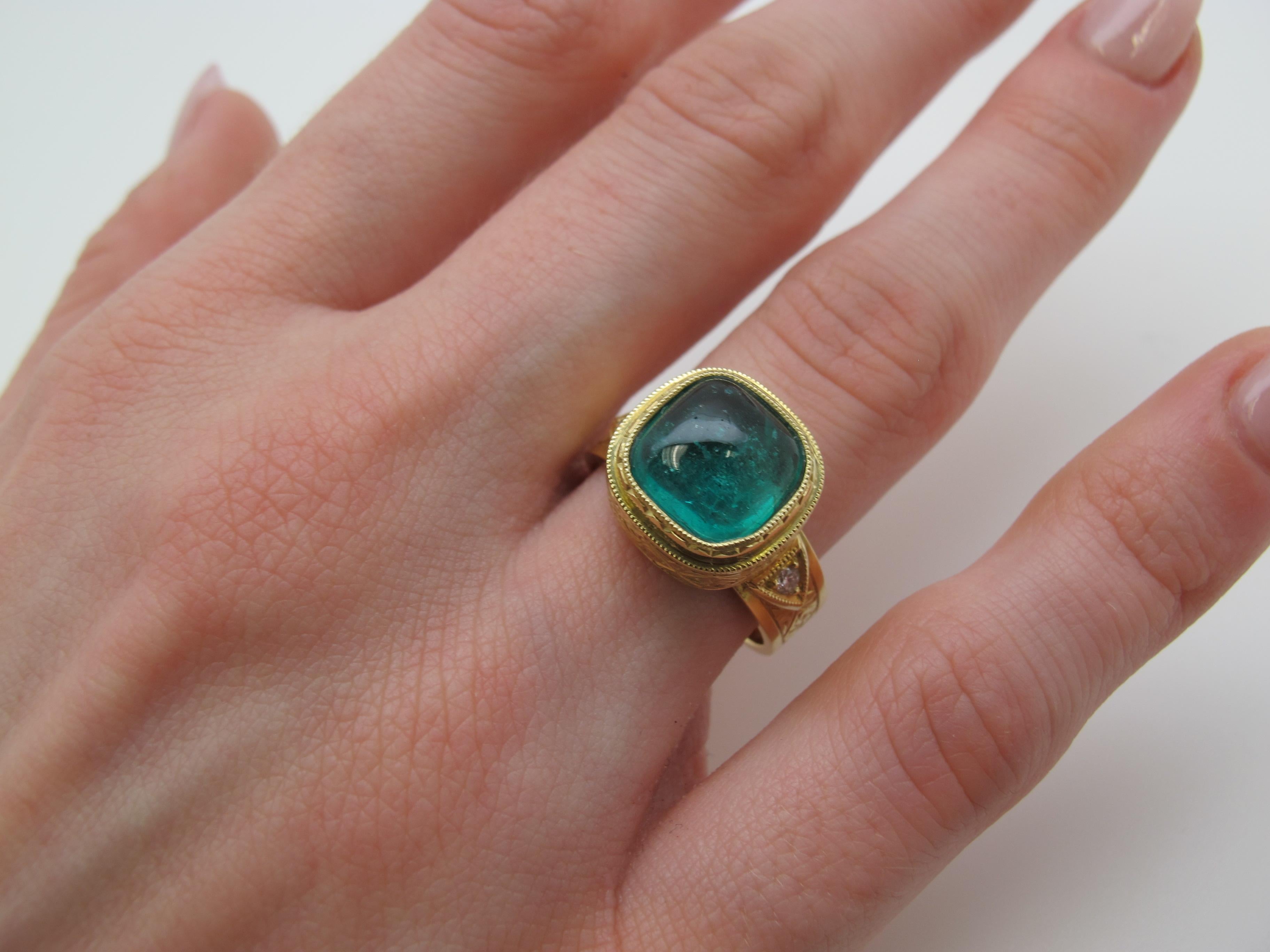 3.16 Carat Emerald Cabochon and Diamond Ring 18k Yellow Gold In New Condition In Los Angeles, CA