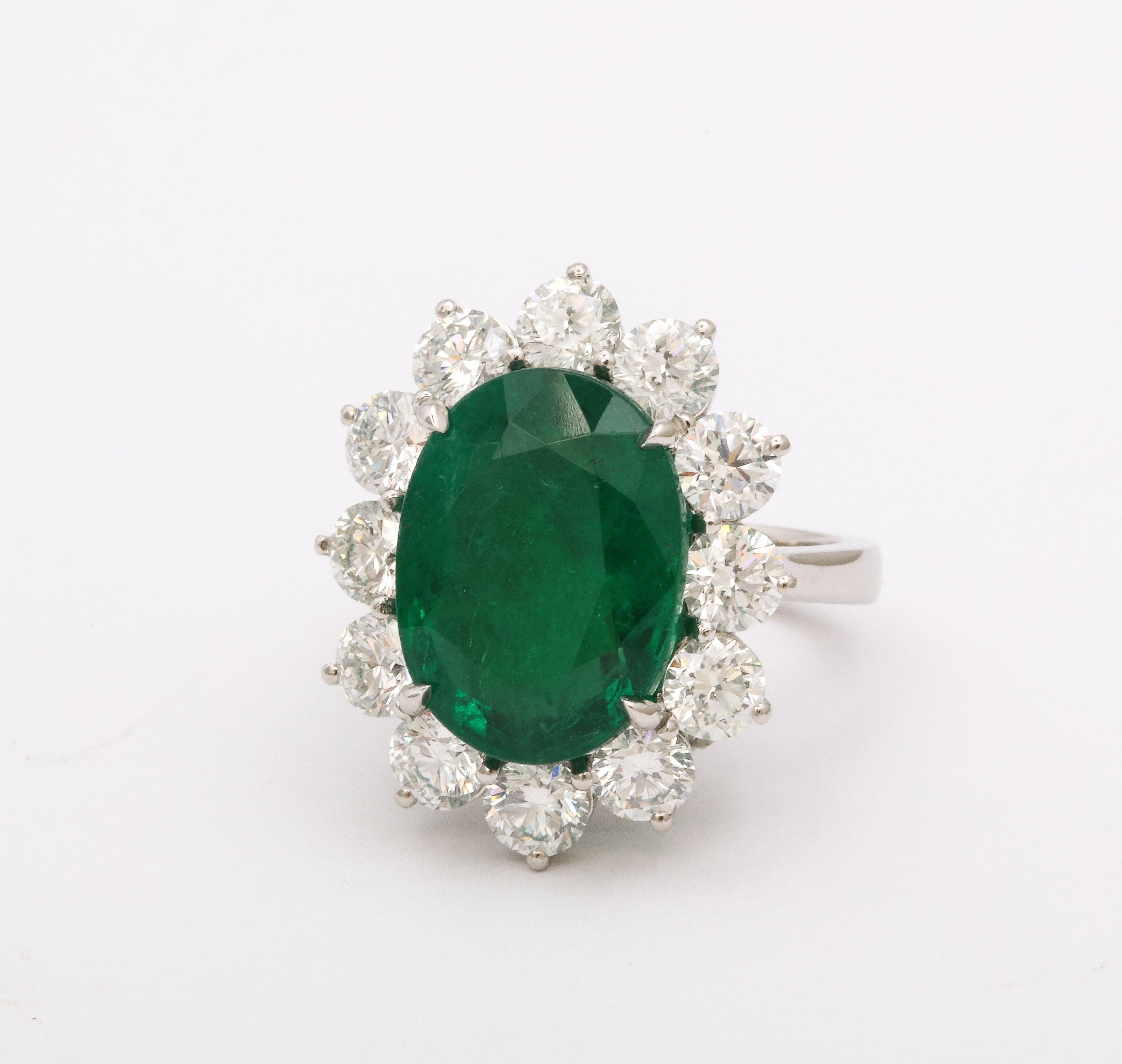 Smaragd- und Diamant-Ring  Damen im Angebot