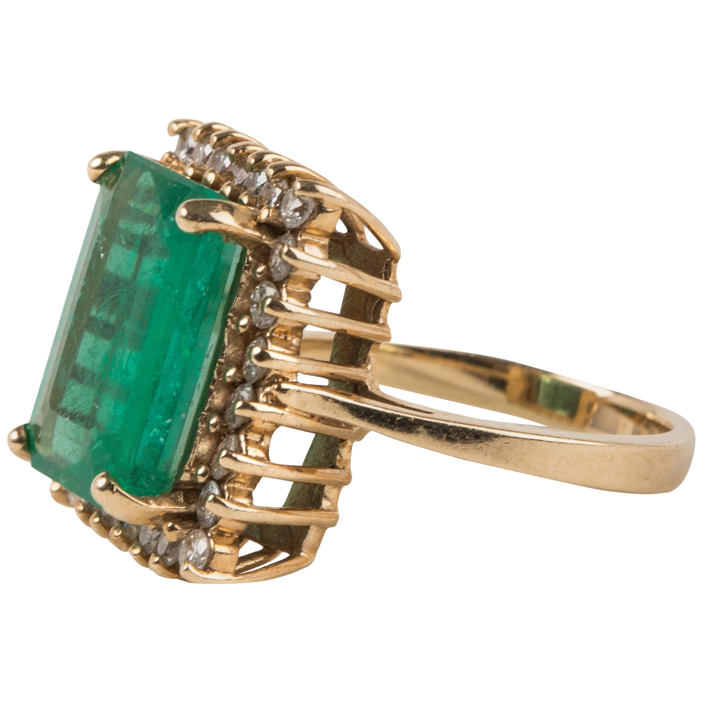 Emerald and Diamond Ring For Sale