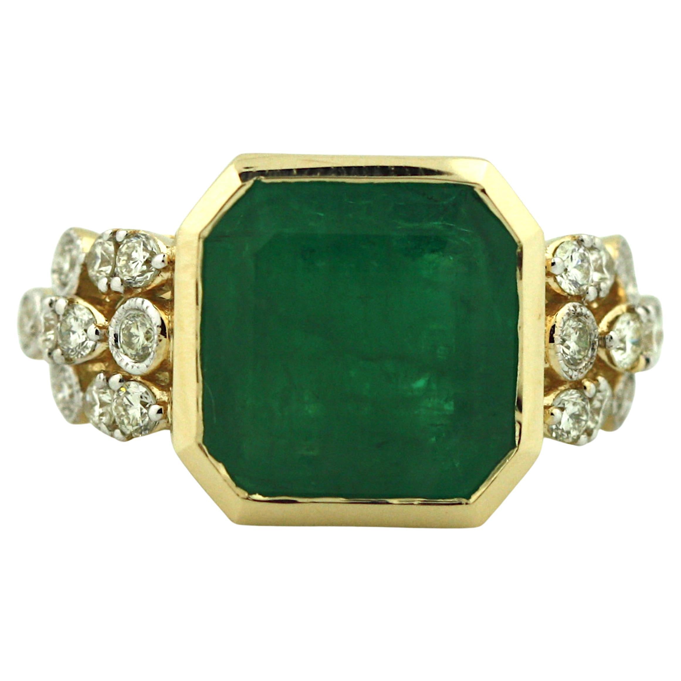 Rare TwentySix Carat Green Emerald and Diamond Ring For Sale at