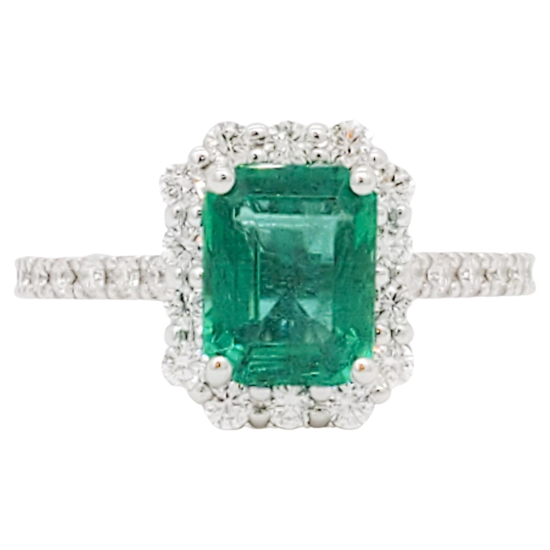 Emerald and Diamonds White Gold Ring at 1stDibs