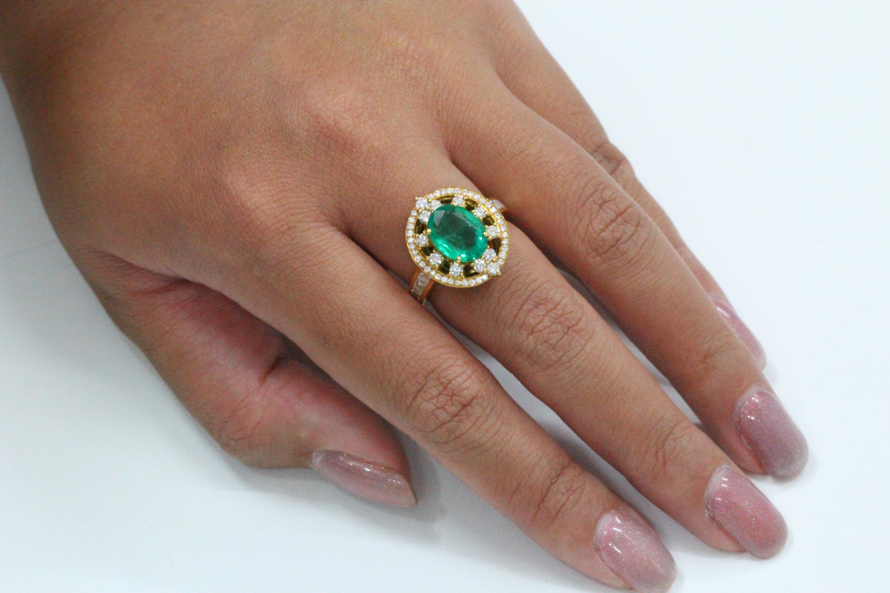 Ring mit Smaragd und Diamant aus 18 Karat Gold im Angebot 1
