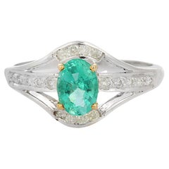 Emerald and Diamond Ring in 18 Karat White Gold 