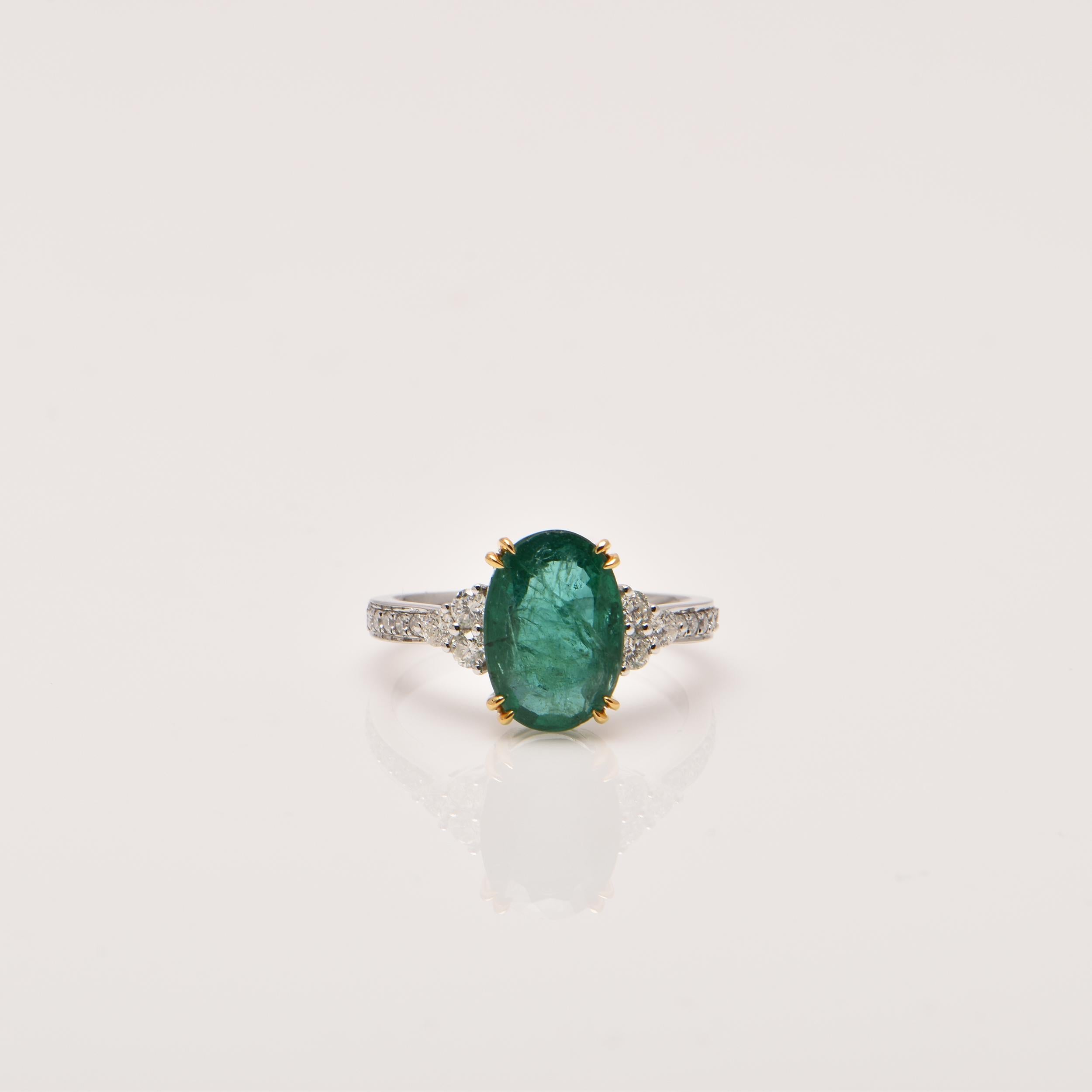 Contemporary Emerald and Diamond Ring in 18ct White Gold For Sale