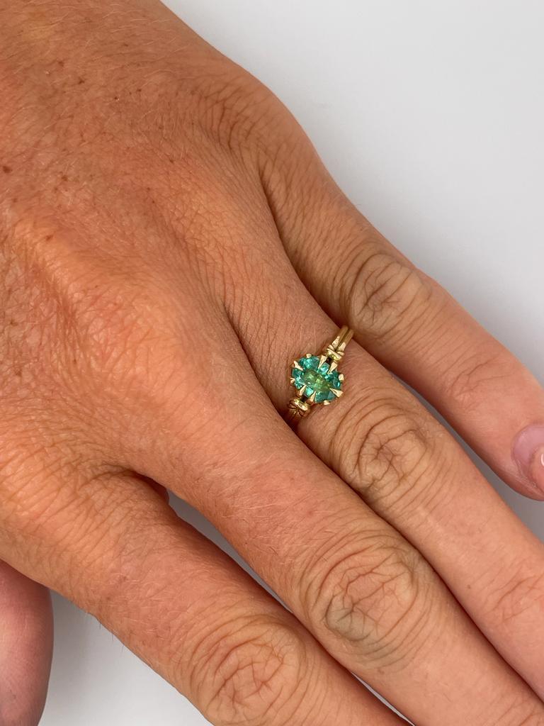 Emerald and Diamond Ring in 18ct Yellow Gold In New Condition In Brisbane, AU