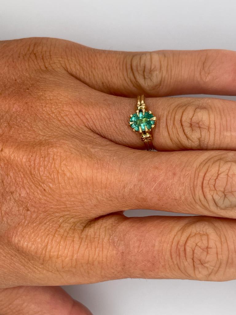 Emerald and Diamond Ring in 18ct Yellow Gold 1