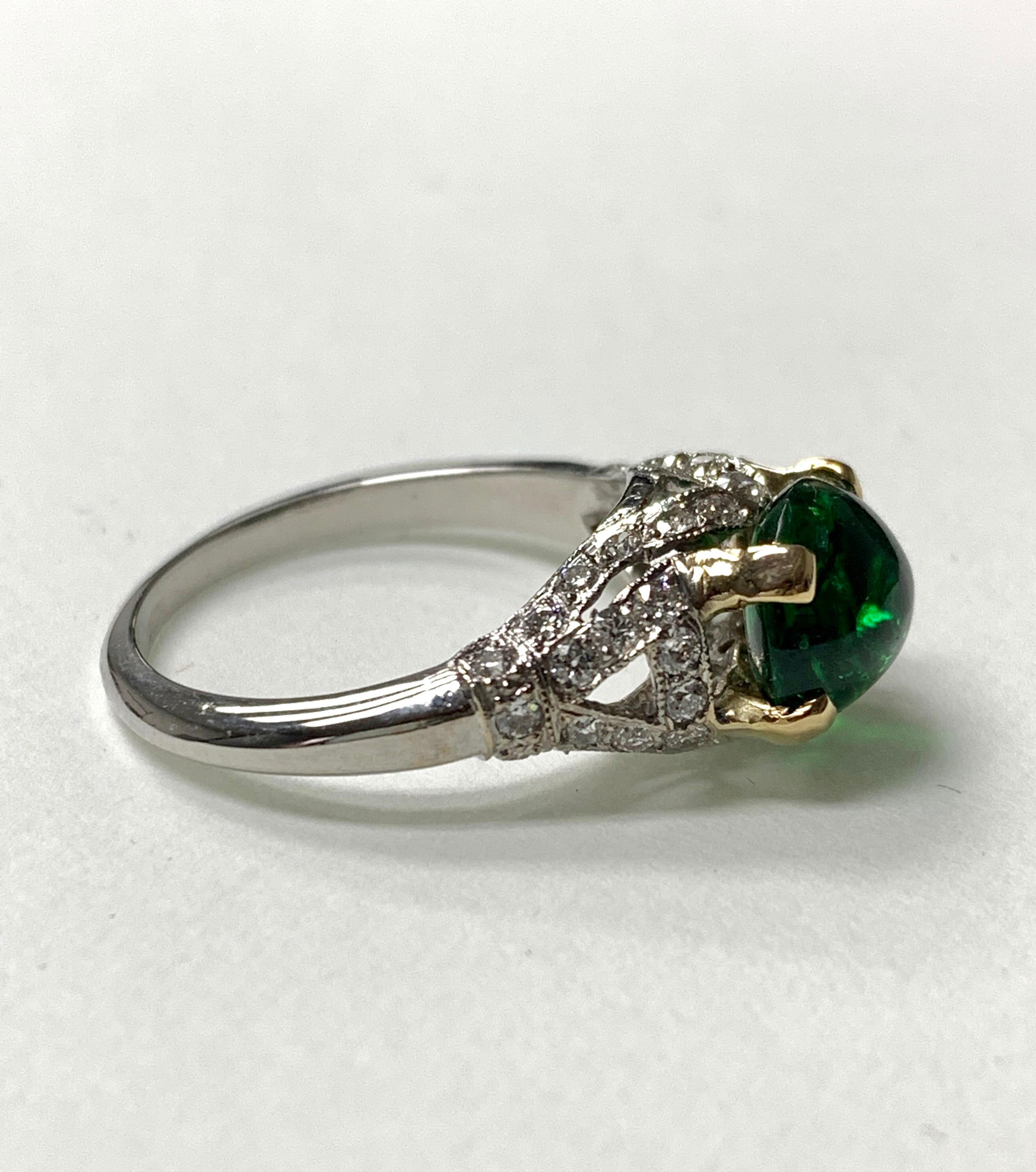 Emerald and Diamond Ring in 18 Karat White Gold In New Condition For Sale In New York, NY