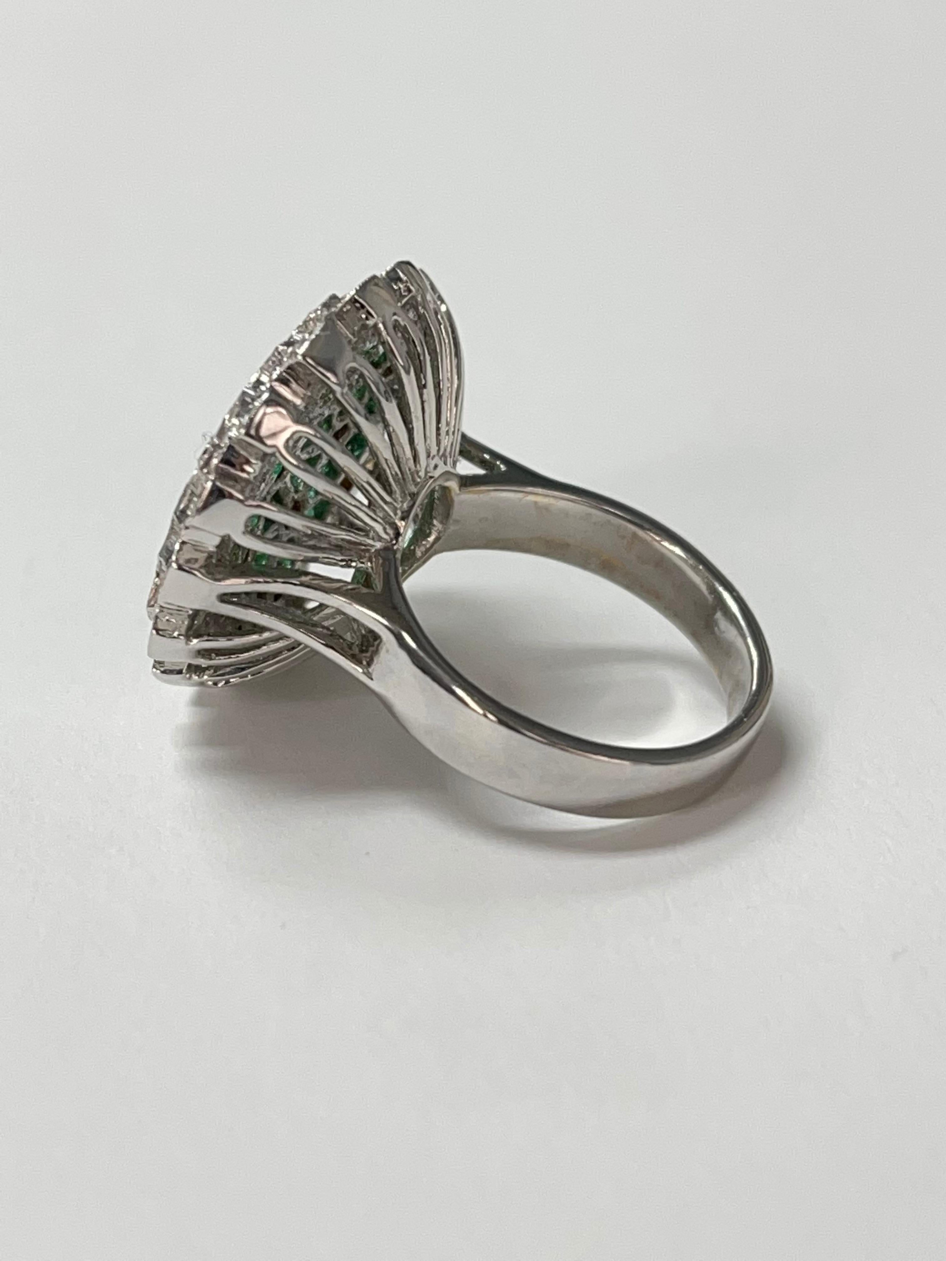 Women's Emerald and Diamond Ring in 18K White Gold For Sale
