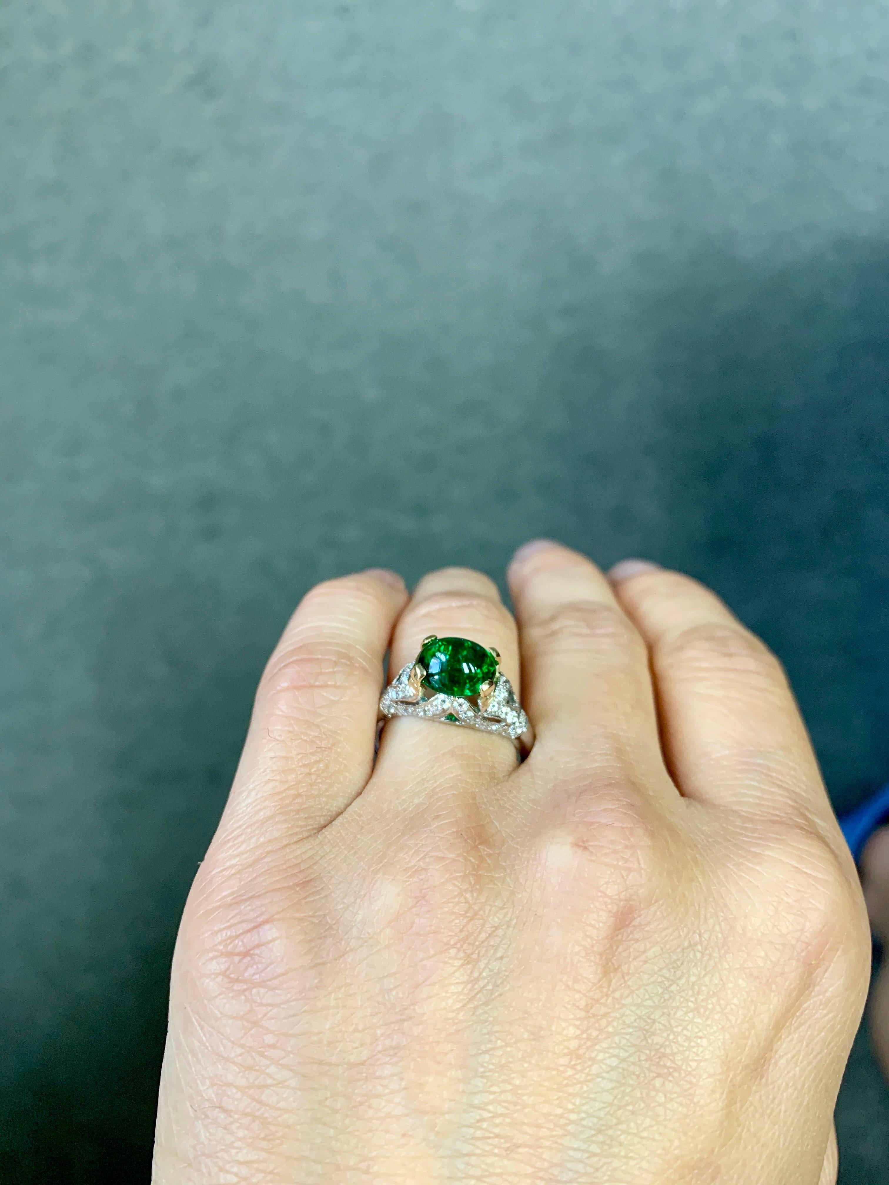 Emerald and Diamond Ring in 18 Karat White Gold For Sale 3