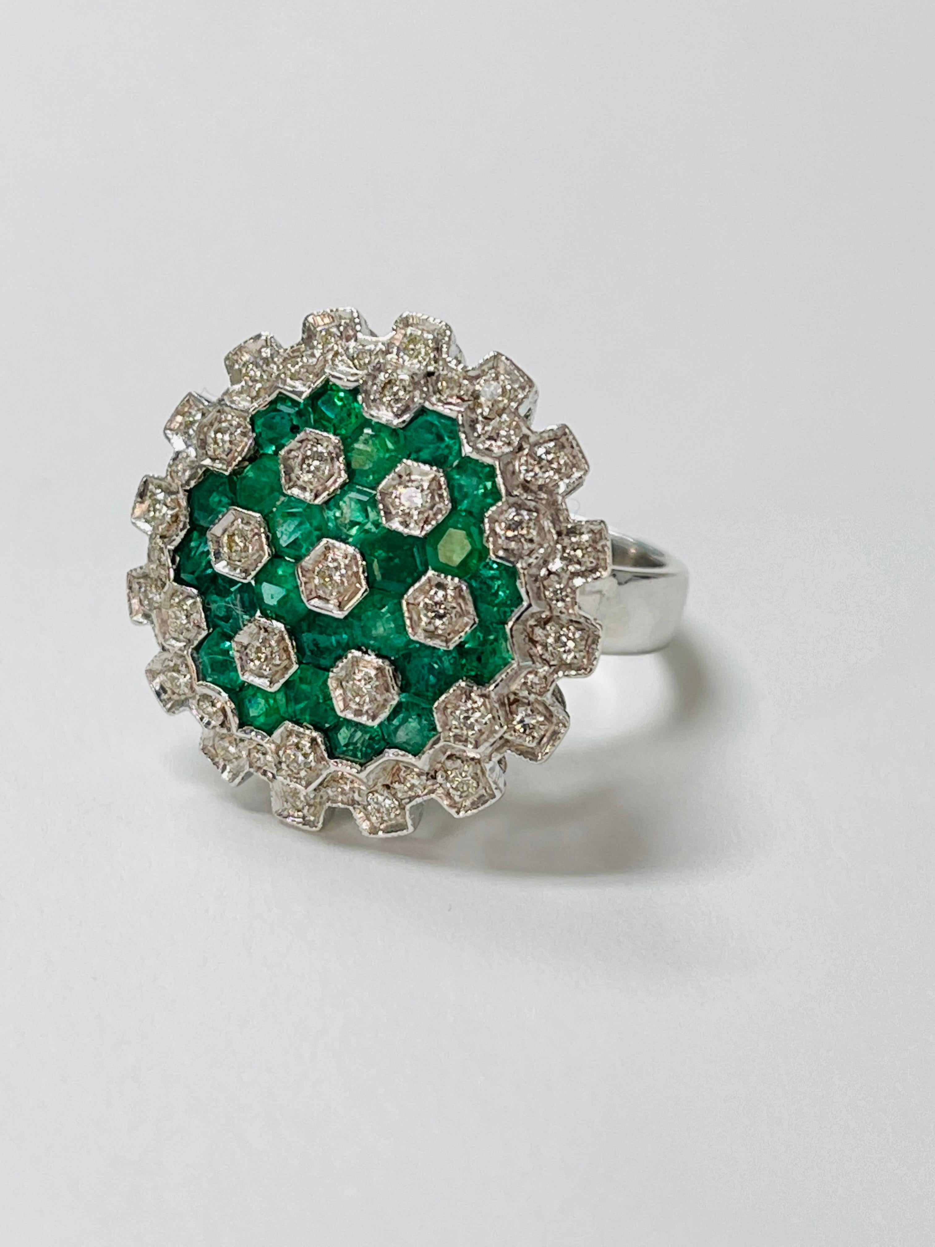 Emerald and Diamond Ring in 18K White Gold For Sale 2