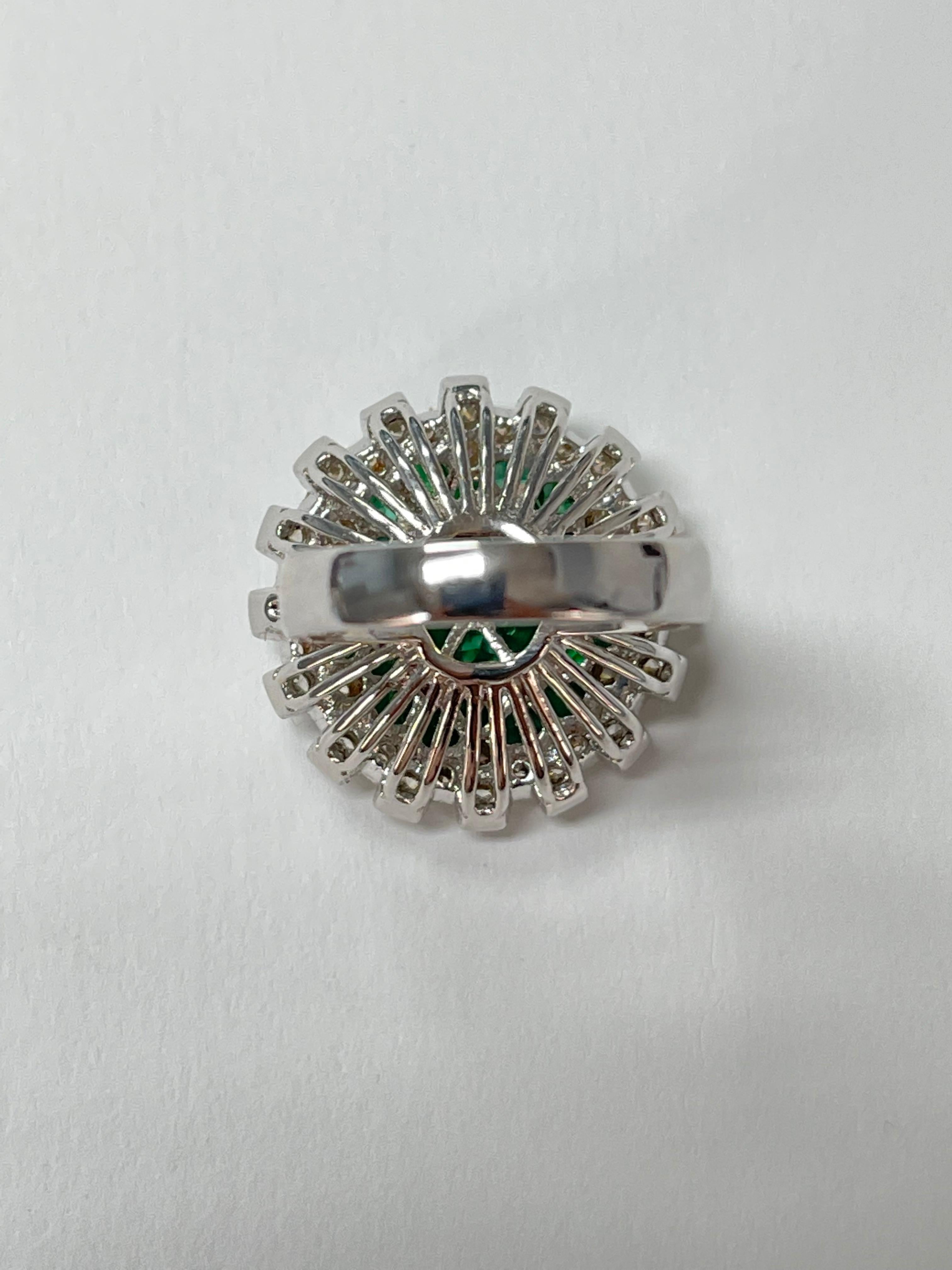 Emerald and Diamond Ring in 18K White Gold For Sale 3