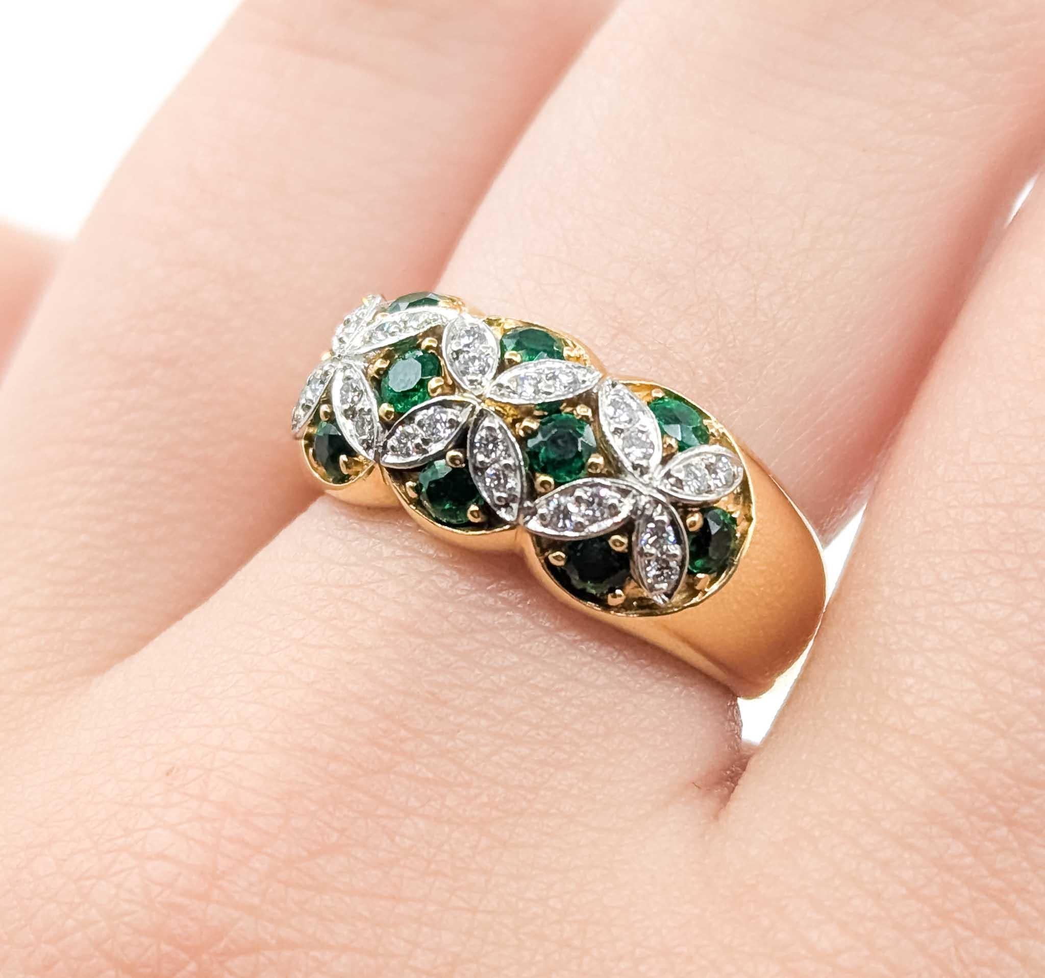 Anillo de Esmeralda y Diamantes en Oro Amarillo de 18k y Platino en Excelente estado para la venta en Bloomington, MN