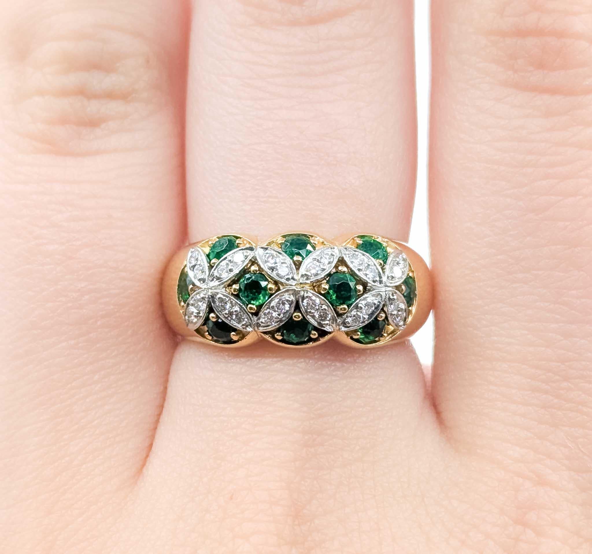 De las mujeres Anillo de Esmeralda y Diamantes en Oro Amarillo de 18k y Platino en venta