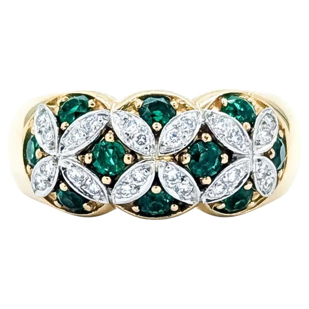 Anillo de Esmeralda y Diamantes en Oro Amarillo de 18k y Platino en venta