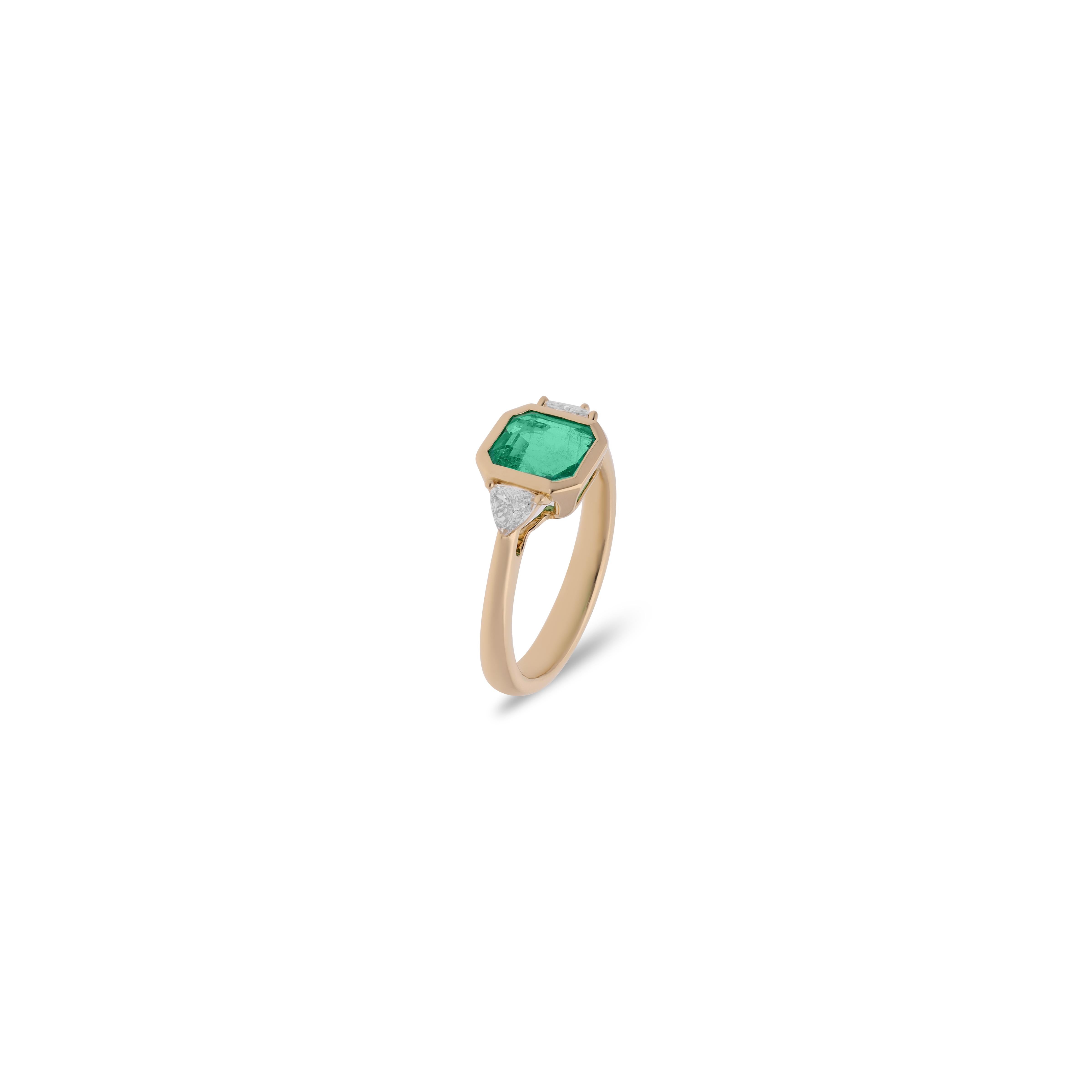 Anello con smeraldo da 2,01 carati e diamante da 0,26 carati in oro giallo 18 carati

Questo magnifico smeraldo  Il tennis Ring è incredulo. Il solitario Emerald 
 sono meravigliosamente Con diamanti che rendono l'anello  più aggraziato e