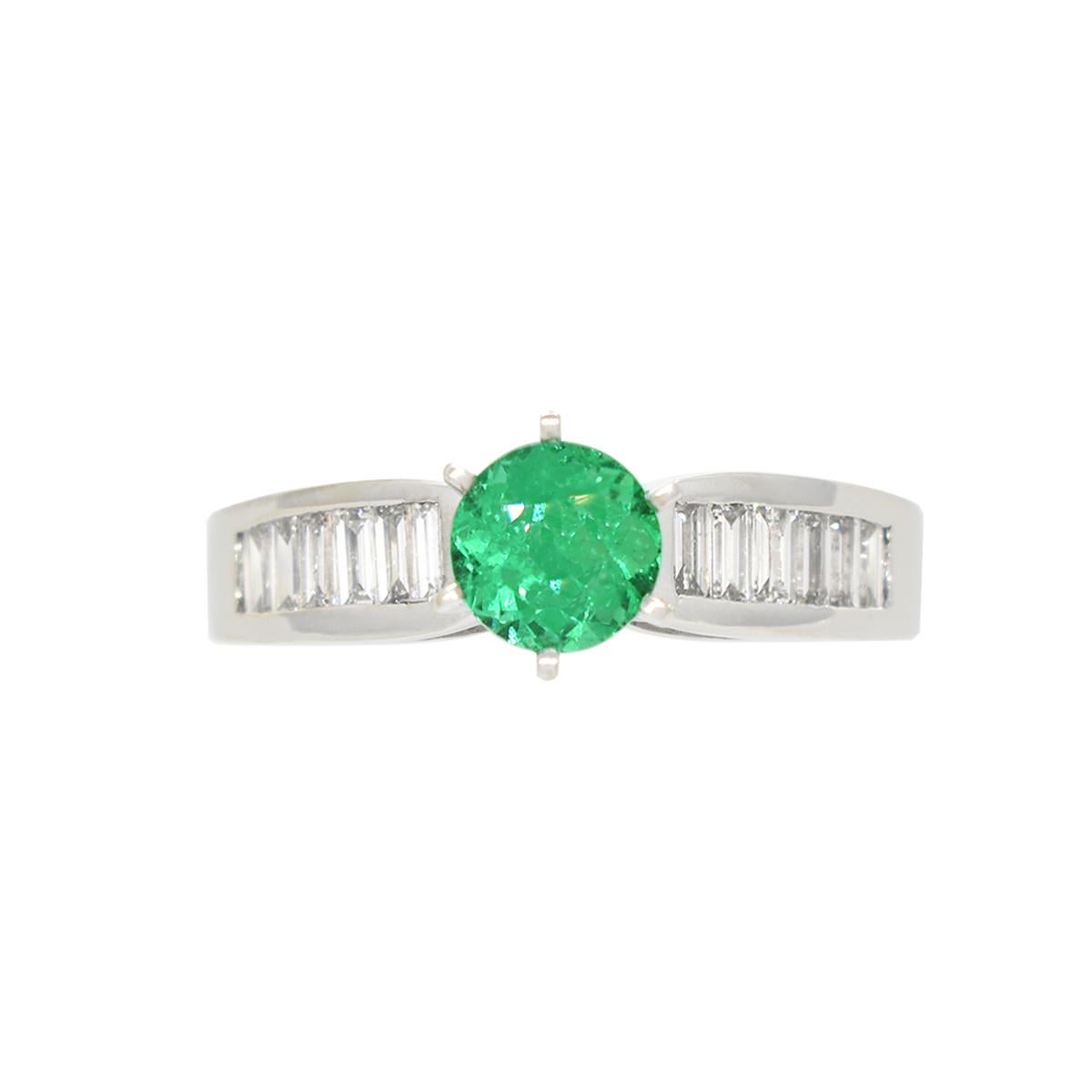 0.66 Carats Emerald Engagement Ring in White Gold With Baguette Cut Diamonds In New Condition For Sale In Bradenton, FL