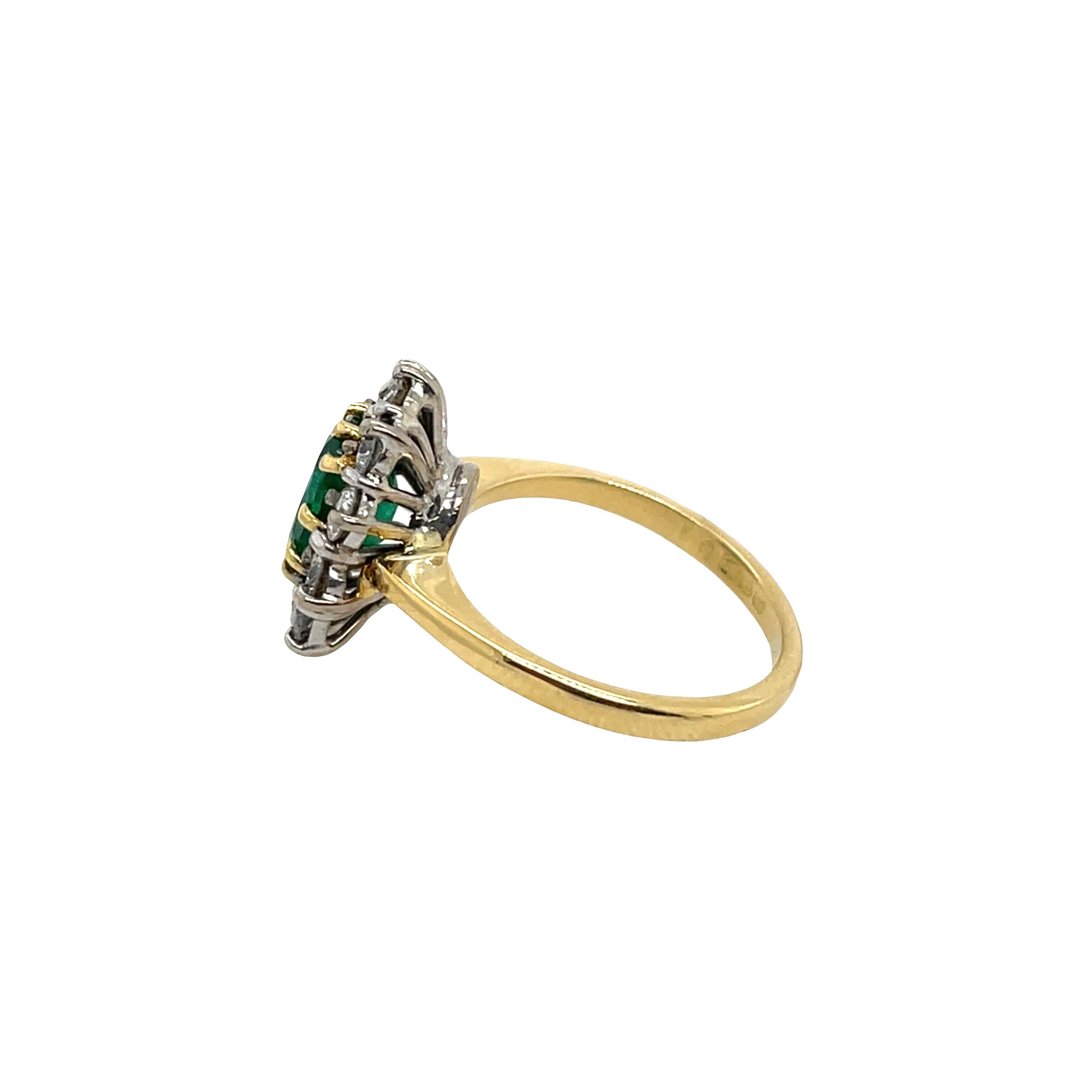 Taille ronde Bague émeraude et diamant en or jaune et blanc 18ct en vente