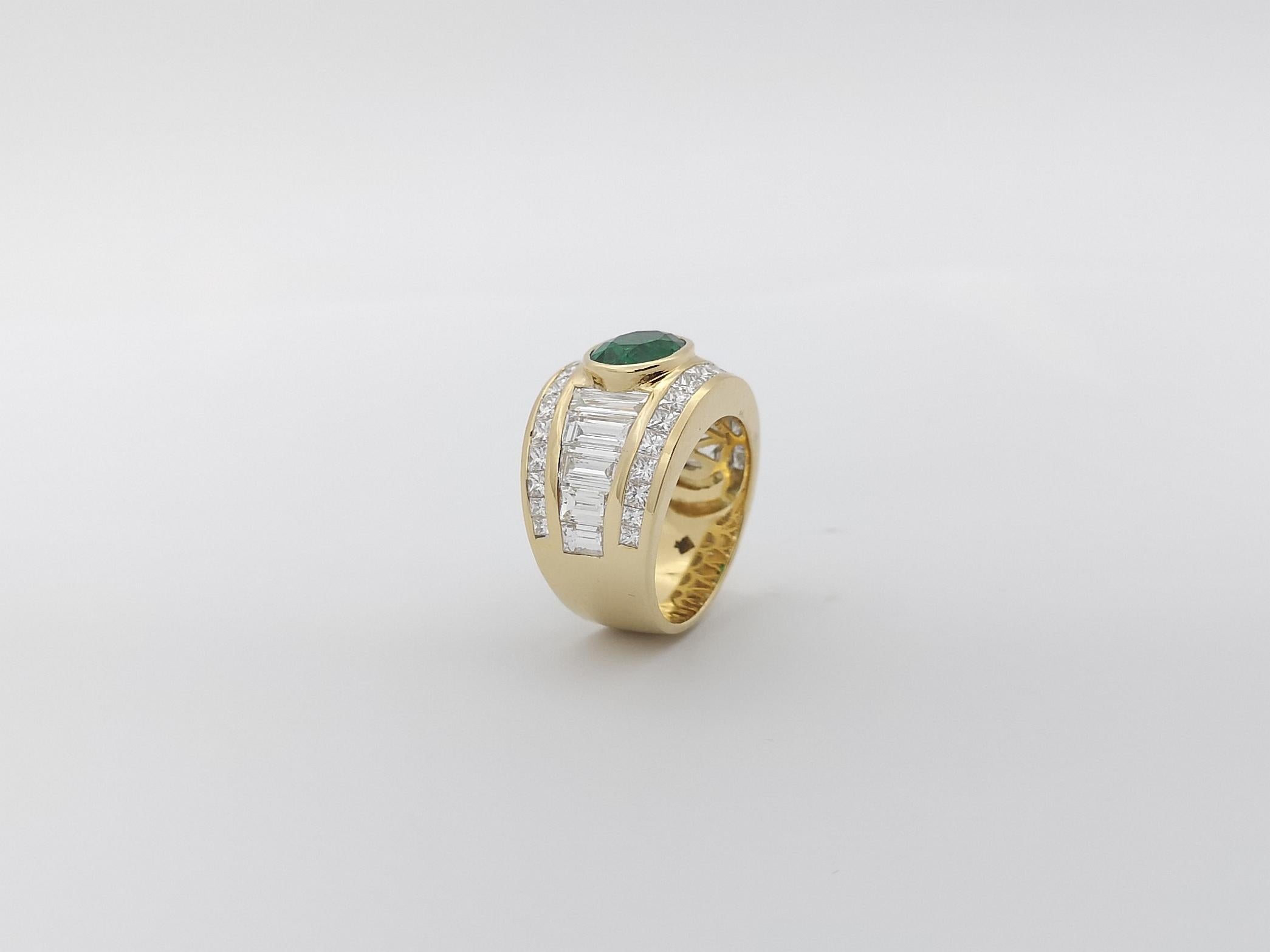 Emerald and Diamond Ring Set in 18K Gold Settings For Sale 9