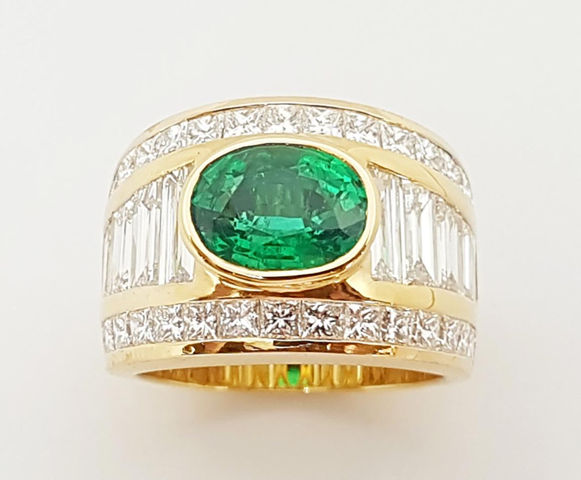 Emerald and Diamond Ring Set in 18K Gold Settings For Sale 2