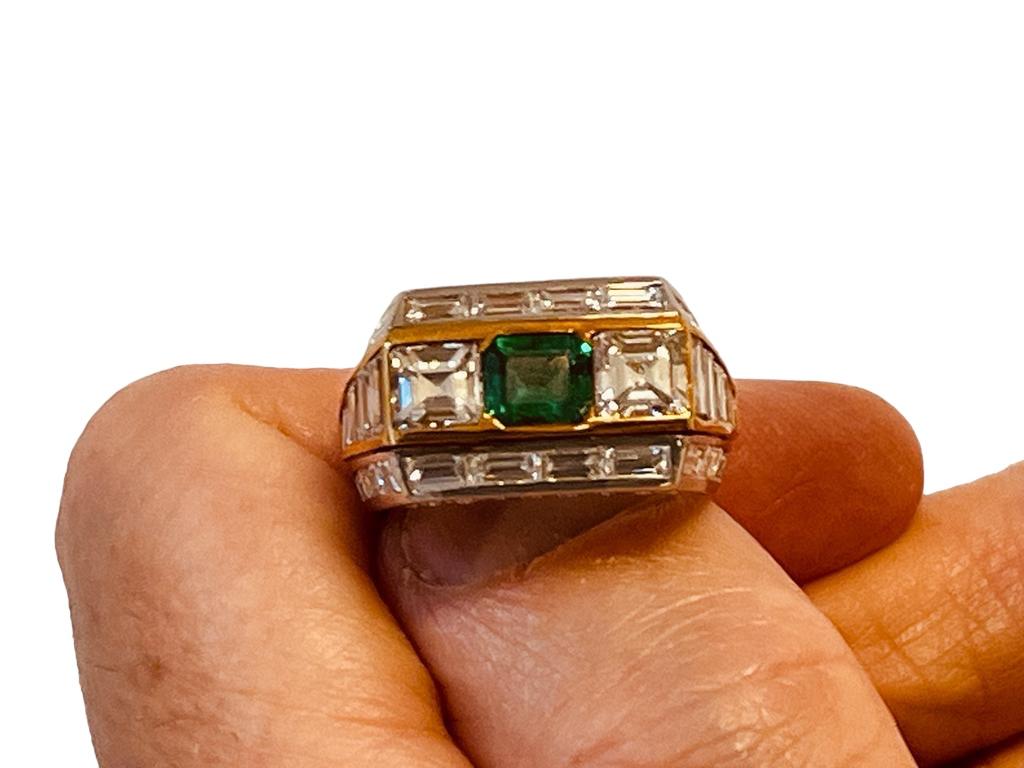 Emerald And Diamond Ring With Two Square Cut Diamonds Of 1.6 Carats  For Sale 8