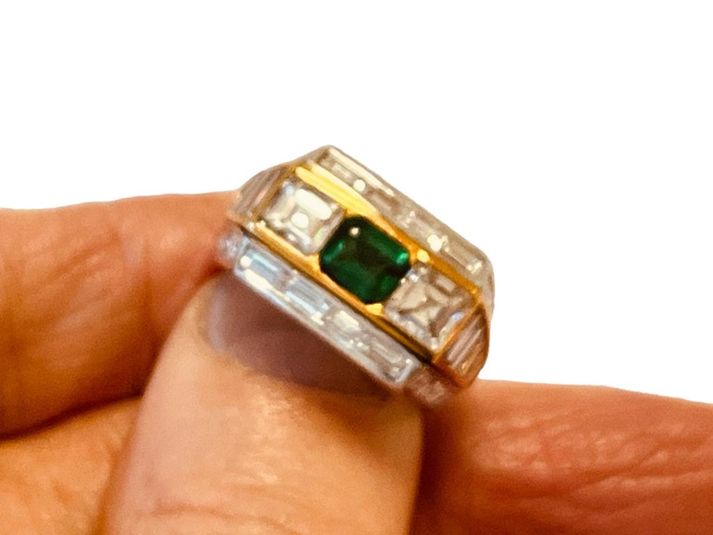 Emerald And Diamond Ring With Two Square Cut Diamonds Of 1.6 Carats  For Sale 9