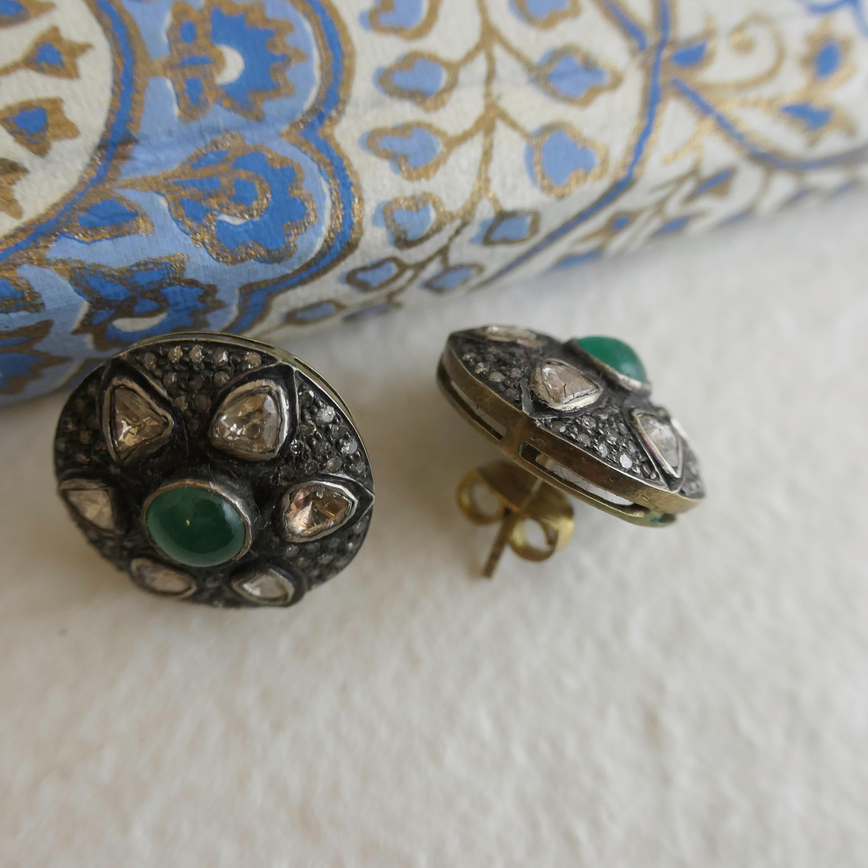 Emerald and Diamond Slice Stud Sterling Silver Earrings In New Condition For Sale In Oslo, 03