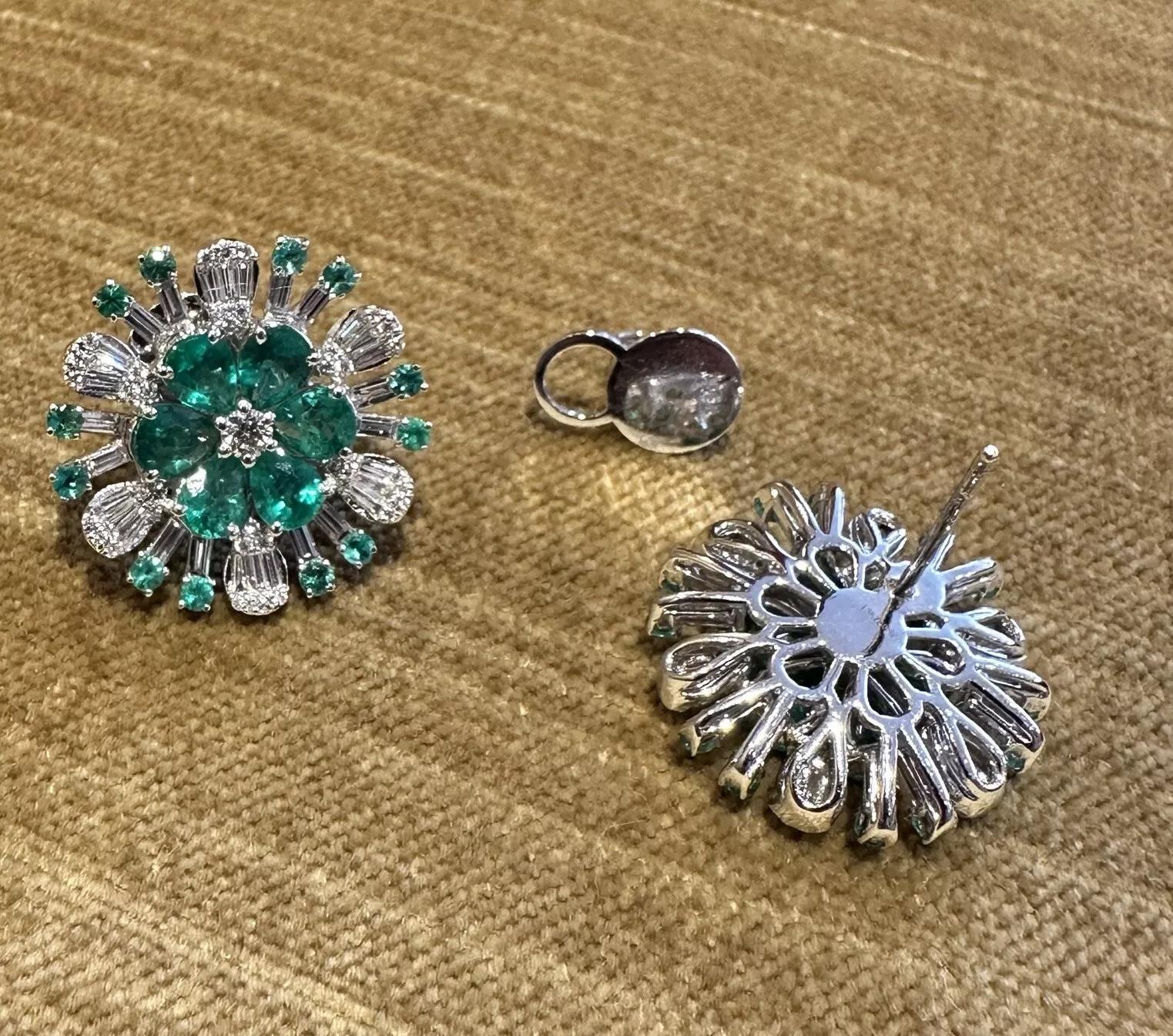 Emerald and Diamond Starburst Earrings in 18k White Gold In Excellent Condition For Sale In La Jolla, CA