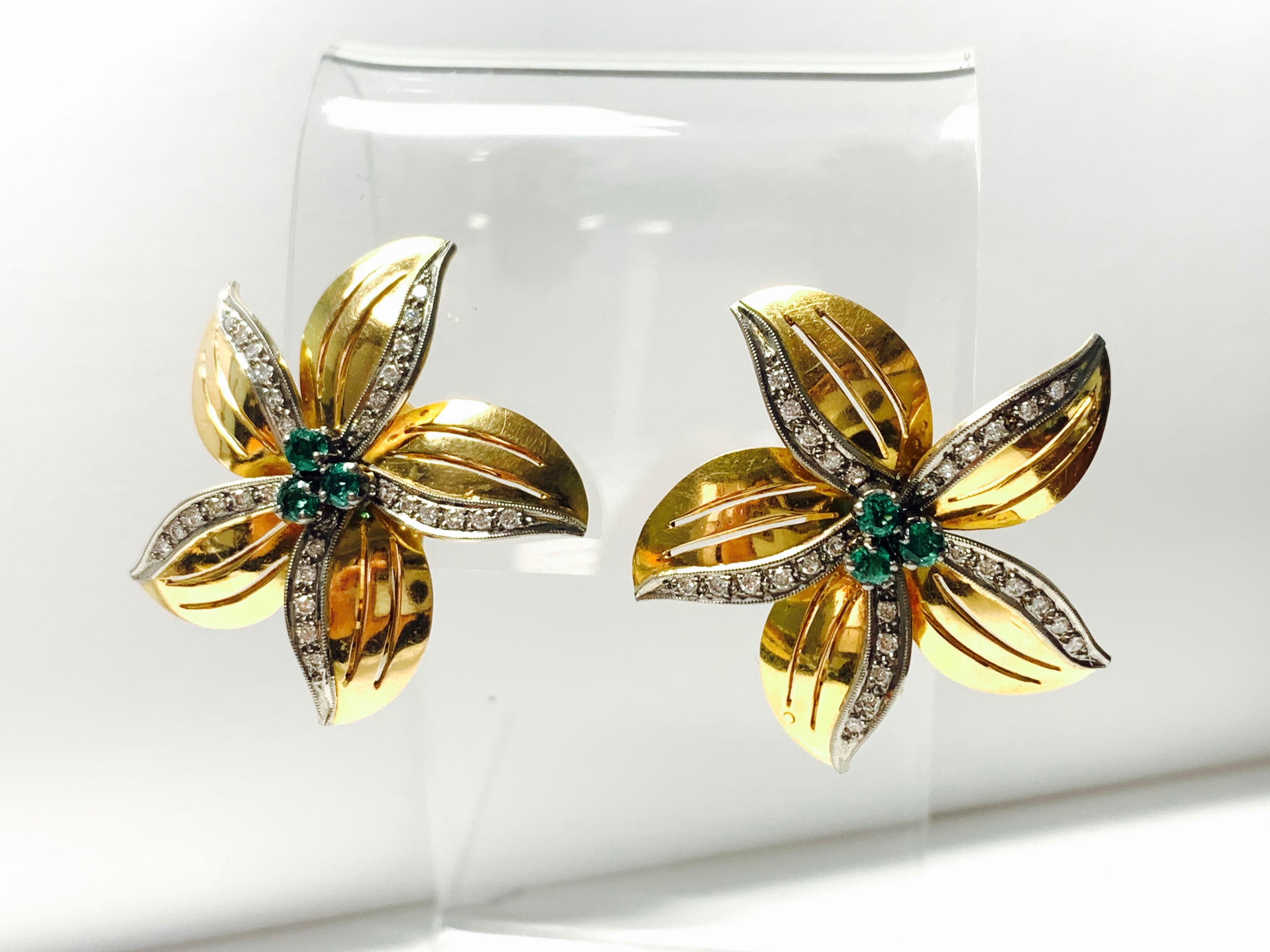 Emerald and Diamond Stud Earrings in 18k Yellow Gold For Sale 4