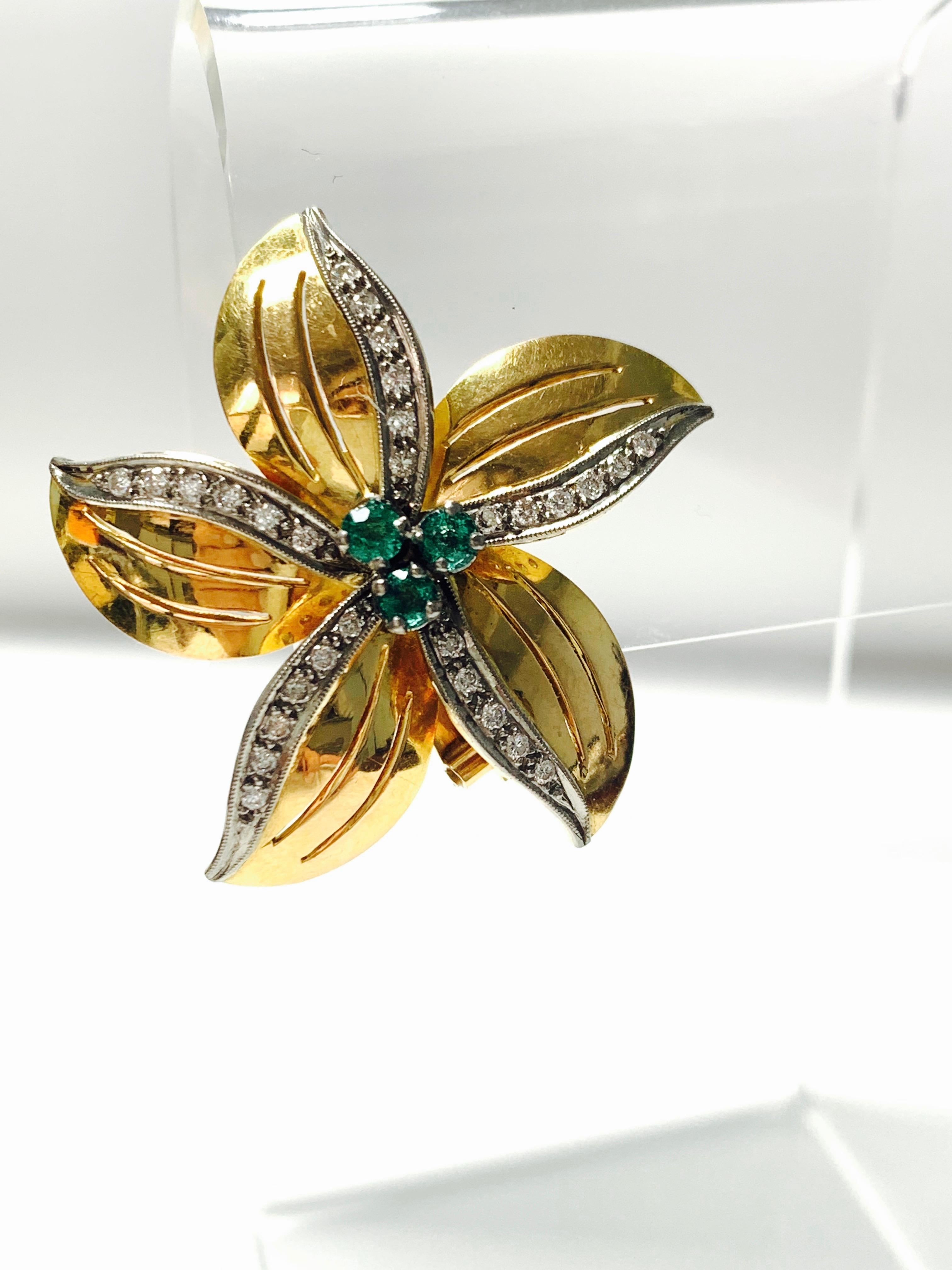 Emerald and Diamond Stud Earrings in 18k Yellow Gold For Sale 5