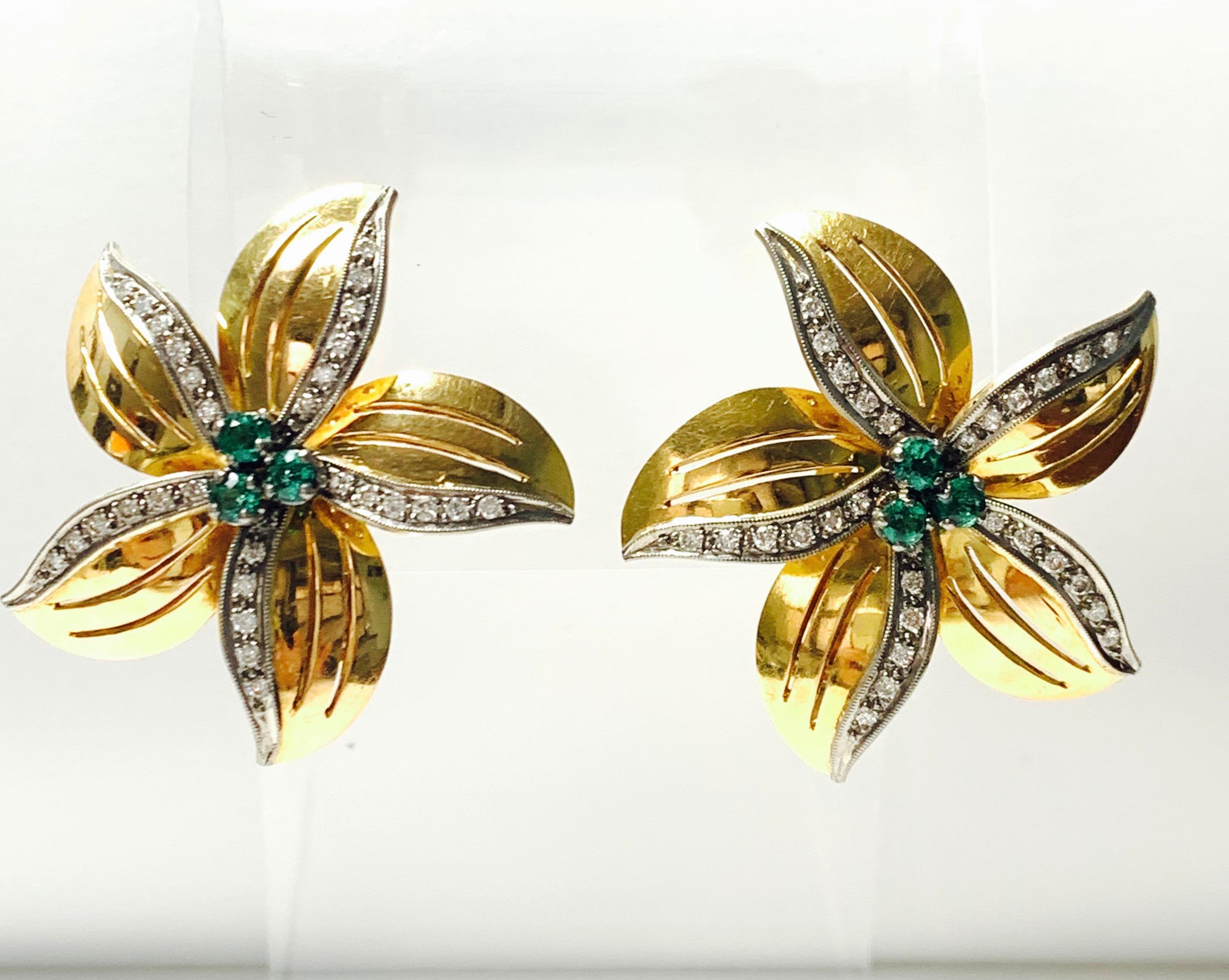 Emerald and Diamond Stud Earrings in 18k Yellow Gold For Sale 1