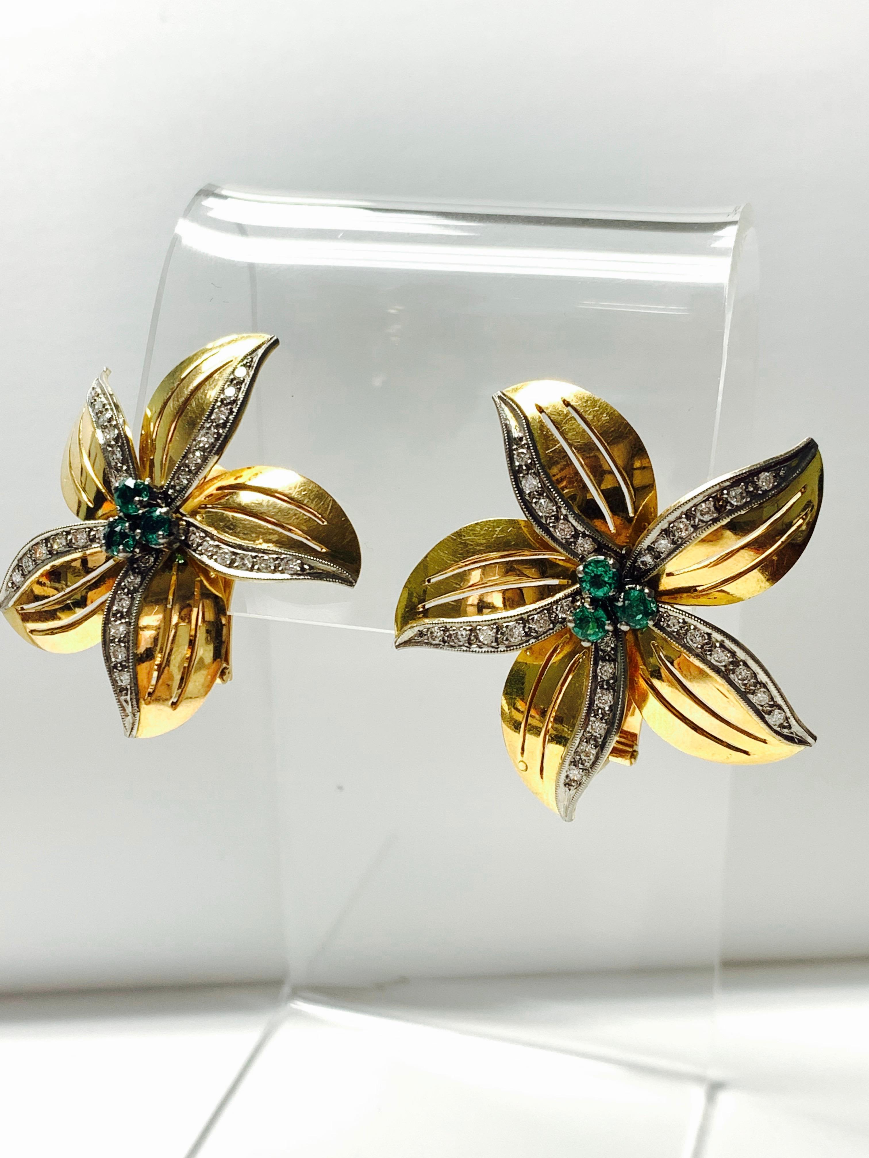 Emerald and Diamond Stud Earrings in 18k Yellow Gold For Sale 2