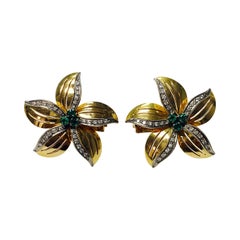 Emerald and Diamond Stud Earrings in 18k Yellow Gold