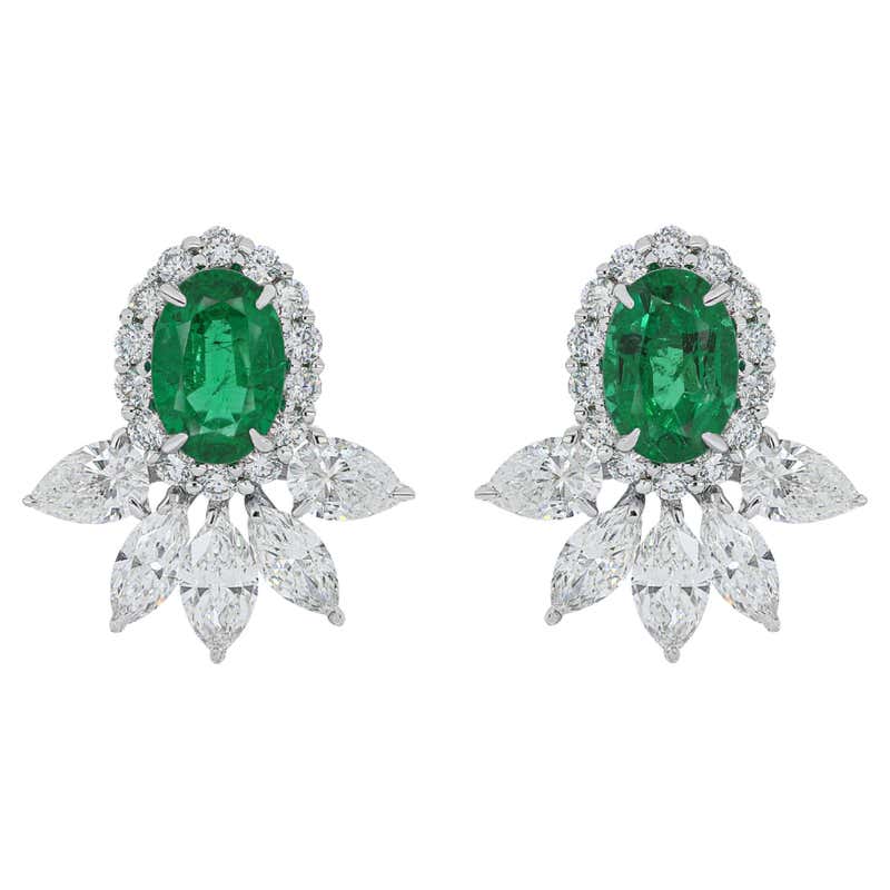 Emerald and Diamond Earring 18 Karat White Gold For Sale at 1stDibs