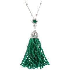 Collier à pompon en émeraude et diamant