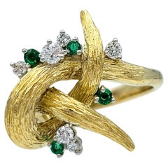 Smaragd- und Diamant-Cocktailring aus 14 Karat Gelbgold mit gedrehtem Faux Bois