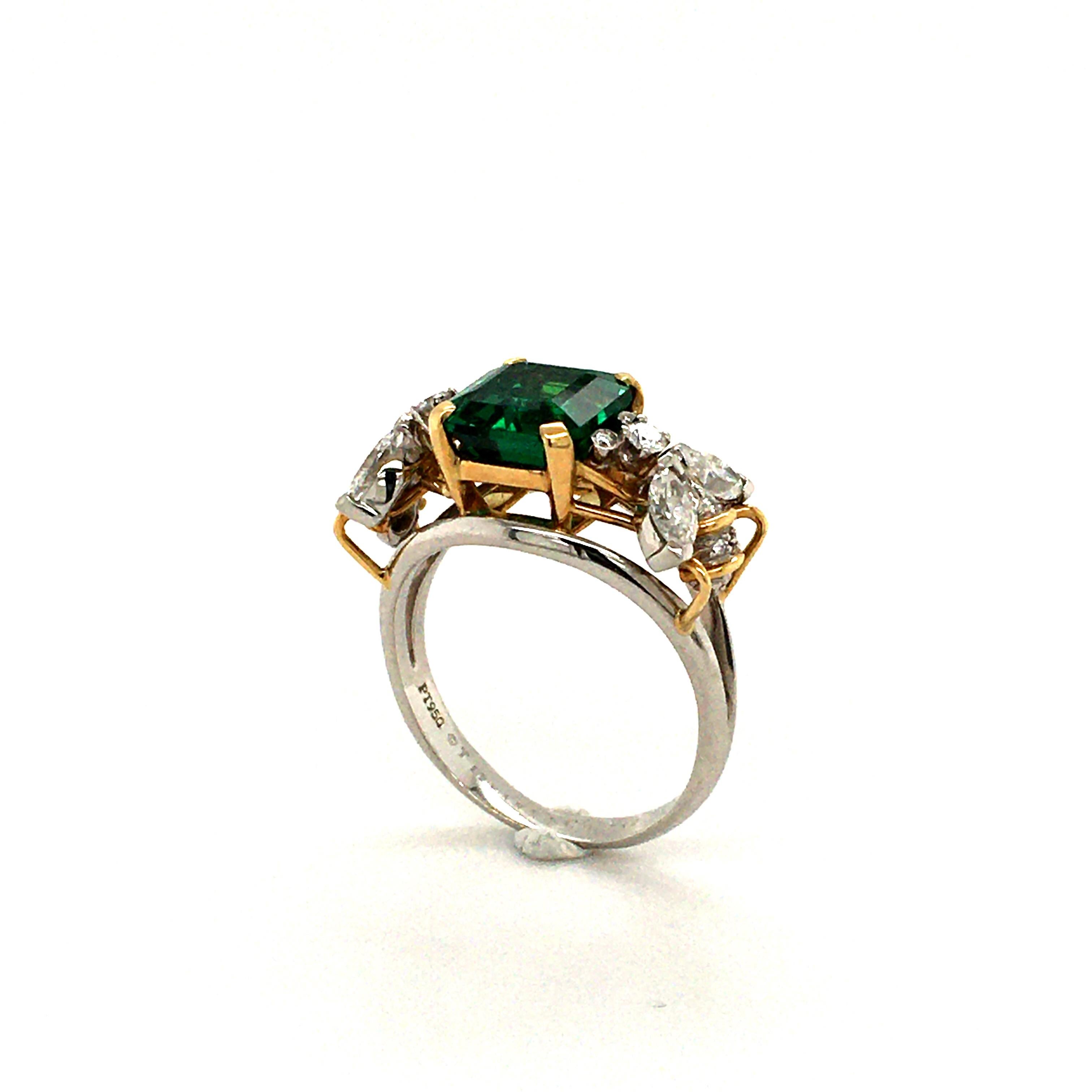Emerald and Diamond 'Two Bees' Ring, by Jean Schlumberger for Tiffany & Co. In Good Condition For Sale In Lucerne, CH
