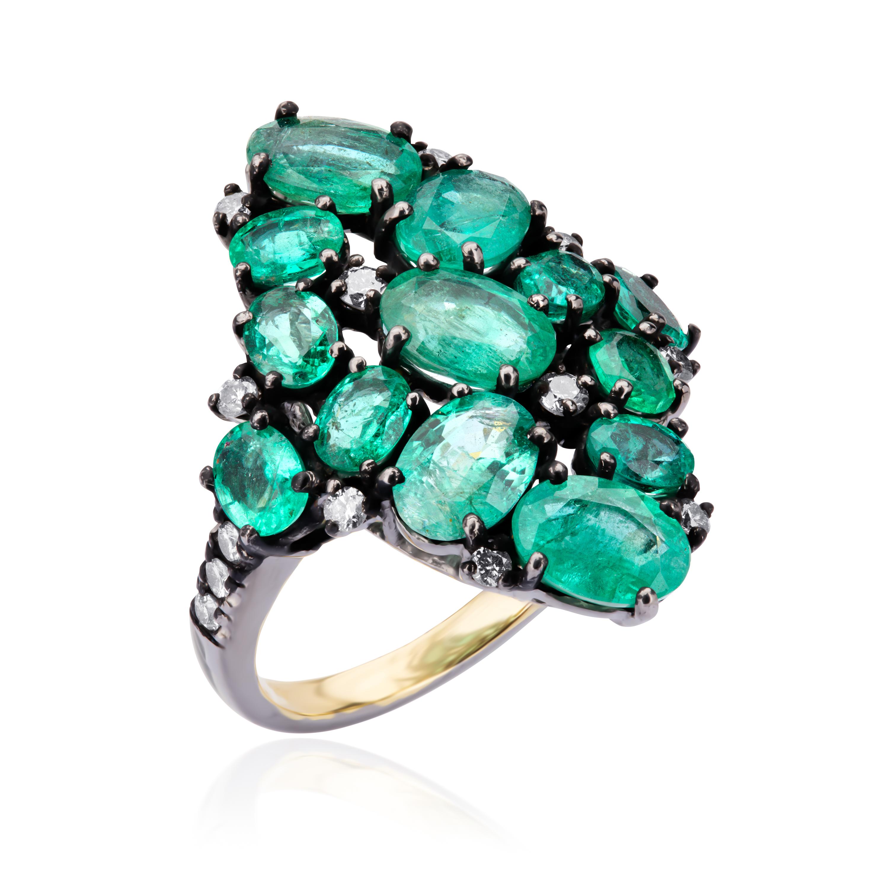 Introducing our exquisite Victorian-style ring, a true masterpiece that exudes timeless elegance and sophistication. At the heart of this stunning ring, you'll find a collection of vibrant and lively electric green rose cut emeralds, totaling an