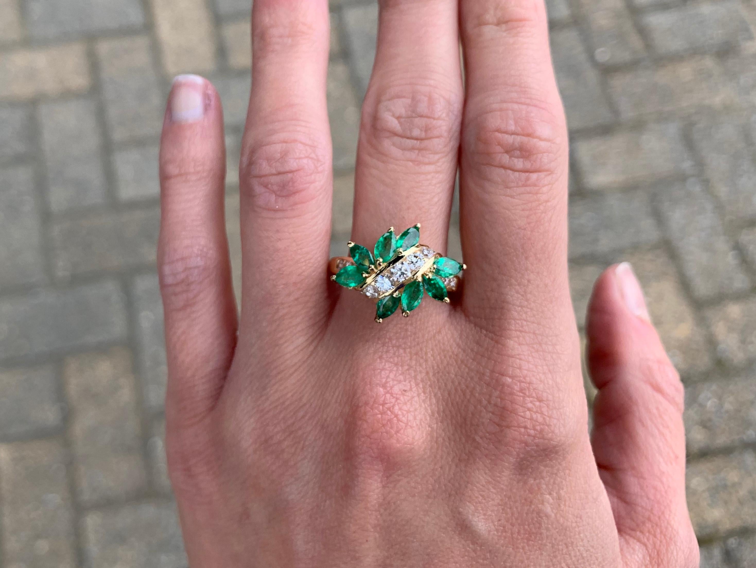 Emerald and Diamond Vintage Ring For Sale 2