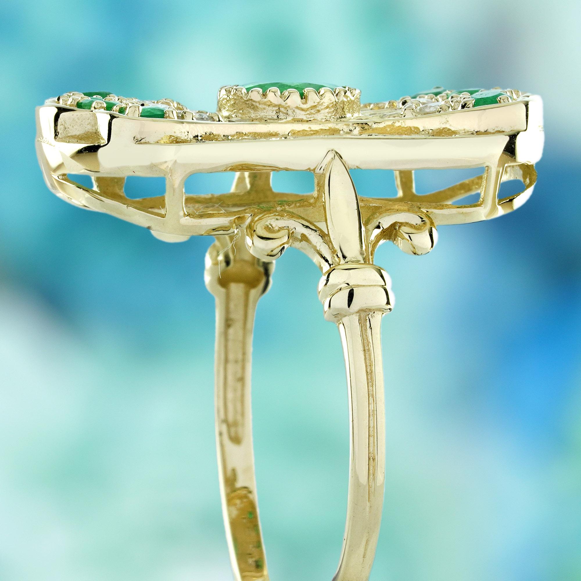 Bague cocktail de style vintage en or jaune 9 carats massif avec émeraudes et diamants Pour femmes en vente