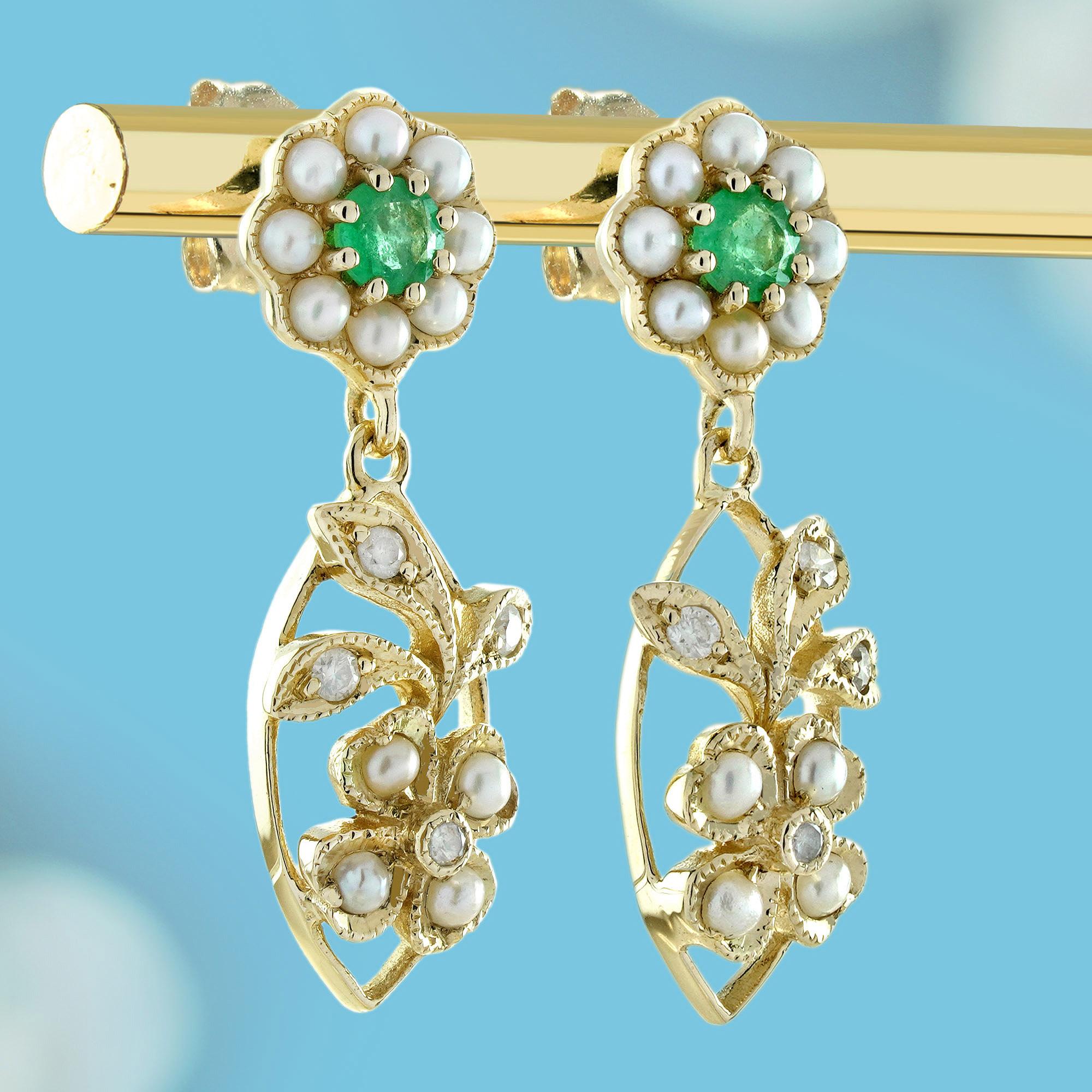 Ohrhänger mit Smaragd und Diamant im Vintage-Stil aus 9 Karat Gelbgold mit Blumenmuster (Edwardian) im Angebot